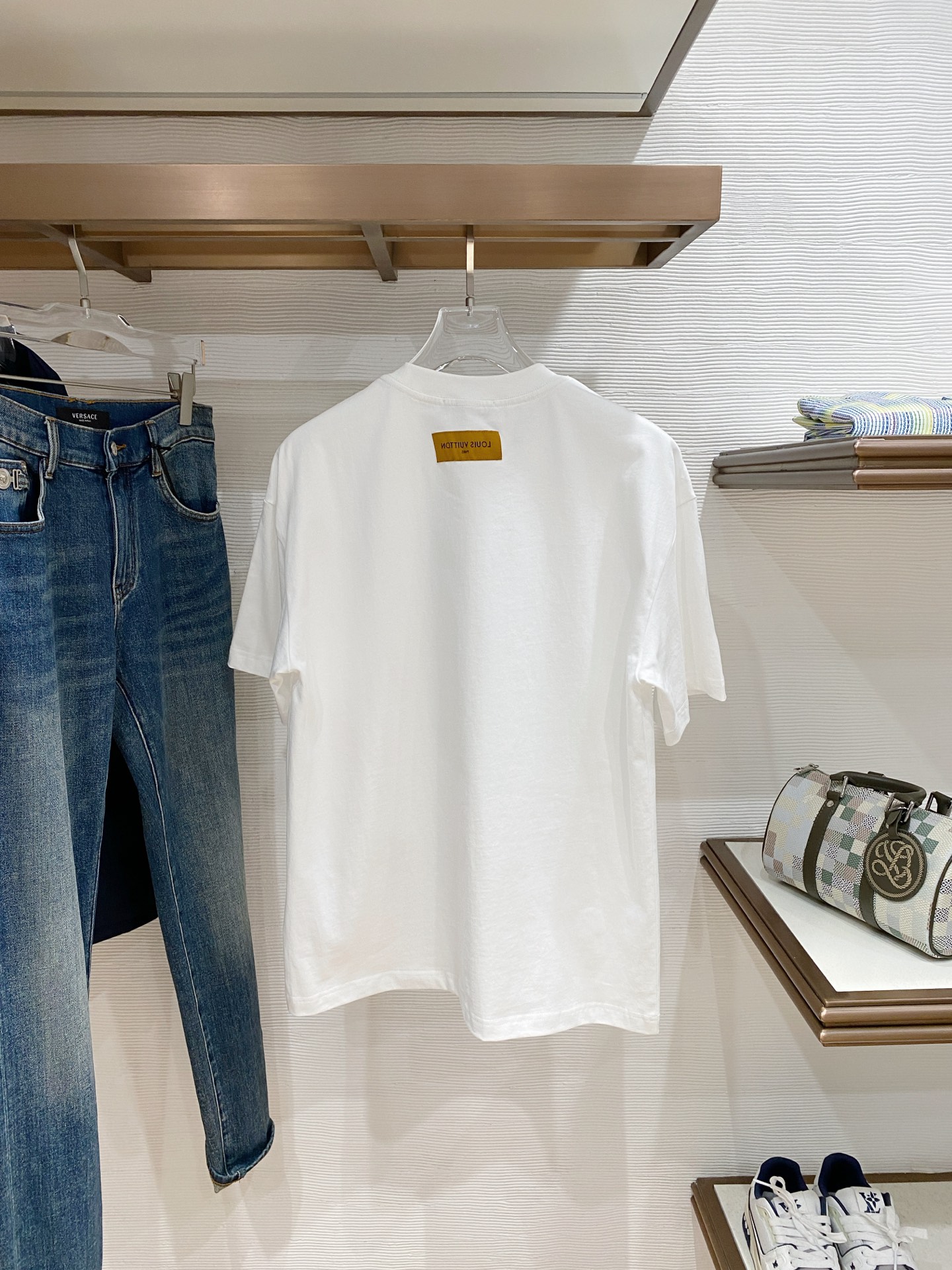 🌟 LouisVuitton 路易威登 经典标识印花短袖T恤，采用280克纯棉面料，柔软透气，夏天穿超舒