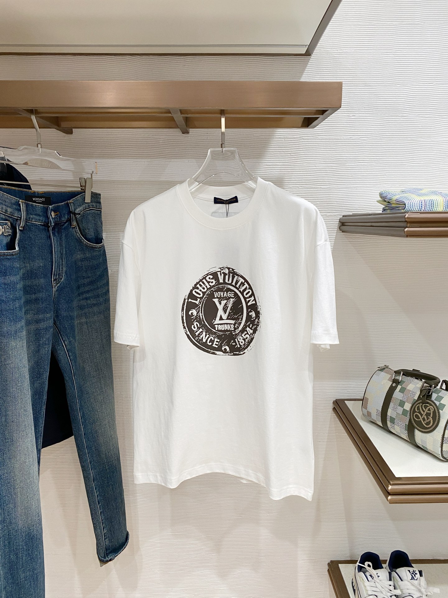 🌟 LouisVuitton 路易威登 经典标识印花短袖T恤，采用280克纯棉面料，柔软透气，夏天穿超舒