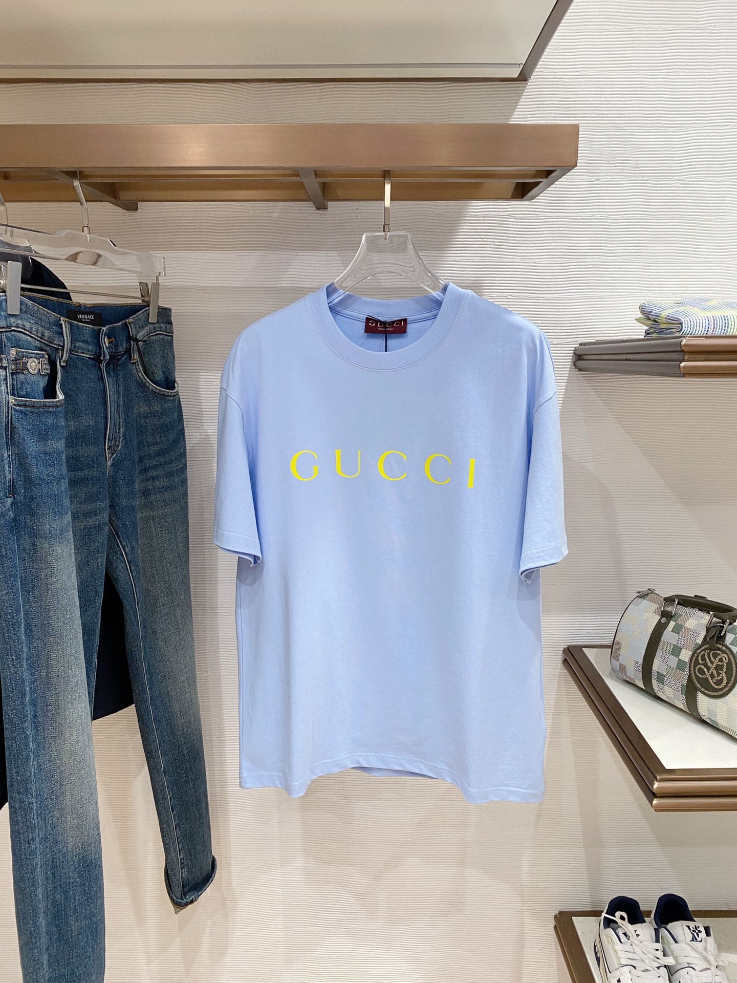 🌟 GUCCI 古奇经典标识印花短袖T恤，采用280克纯棉面料，柔软透气，夏天穿超舒服! 细节满分，辨识