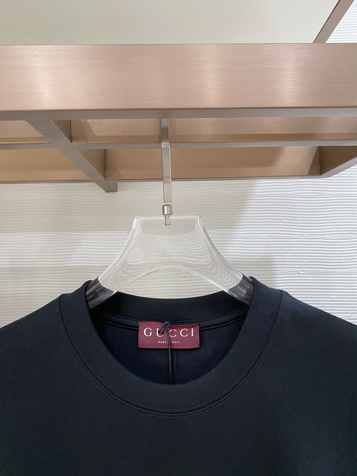 🌟 GUCCI 古奇经典标识印花短袖T恤，采用280克纯棉面料，柔软透气，夏天穿超舒服! 细节满分，辨识
