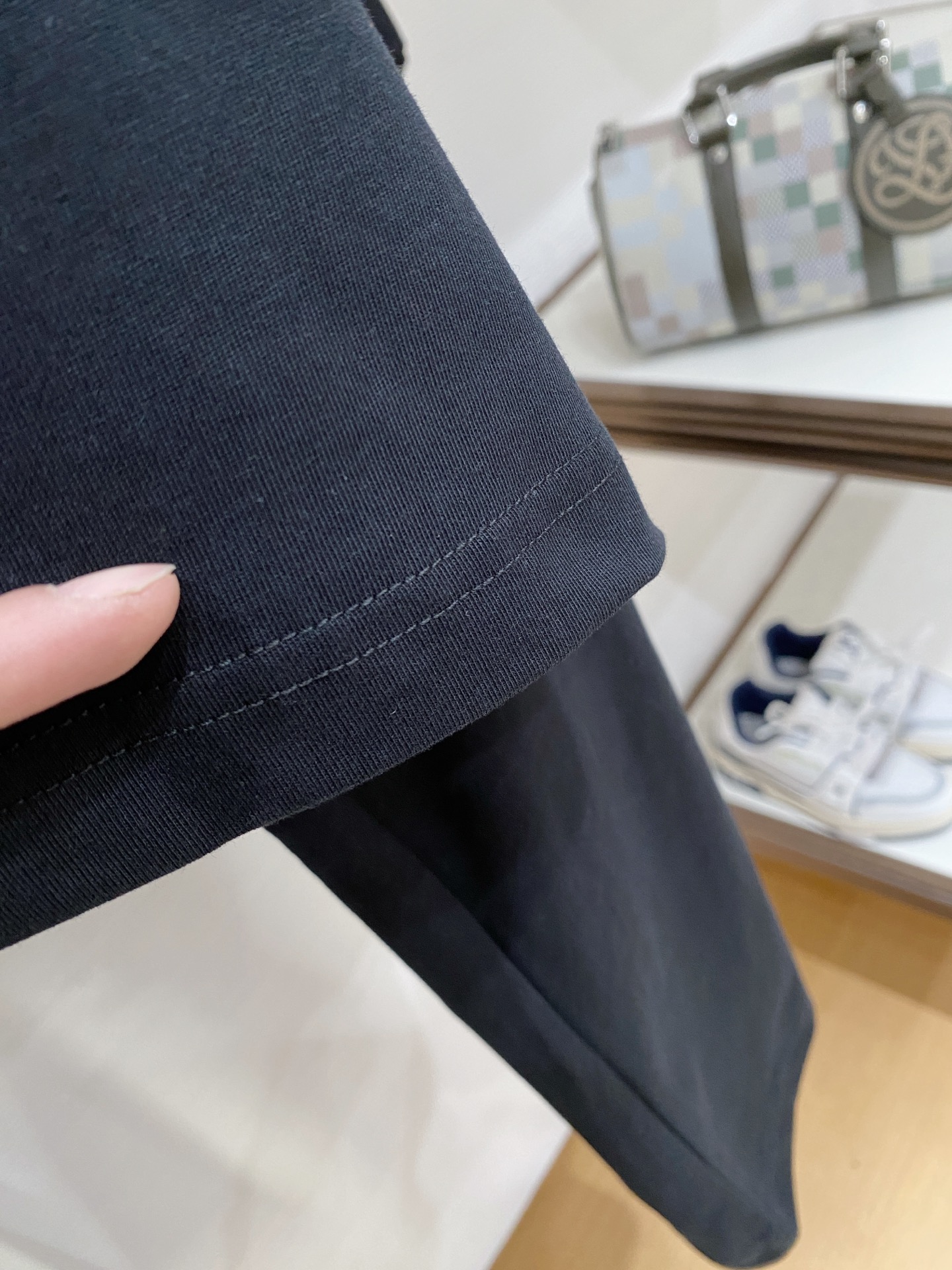 🌟 GUCCI 古奇经典标识印花短袖T恤，采用280克纯棉面料，柔软透气，夏天穿超舒服! 细节满分，辨识