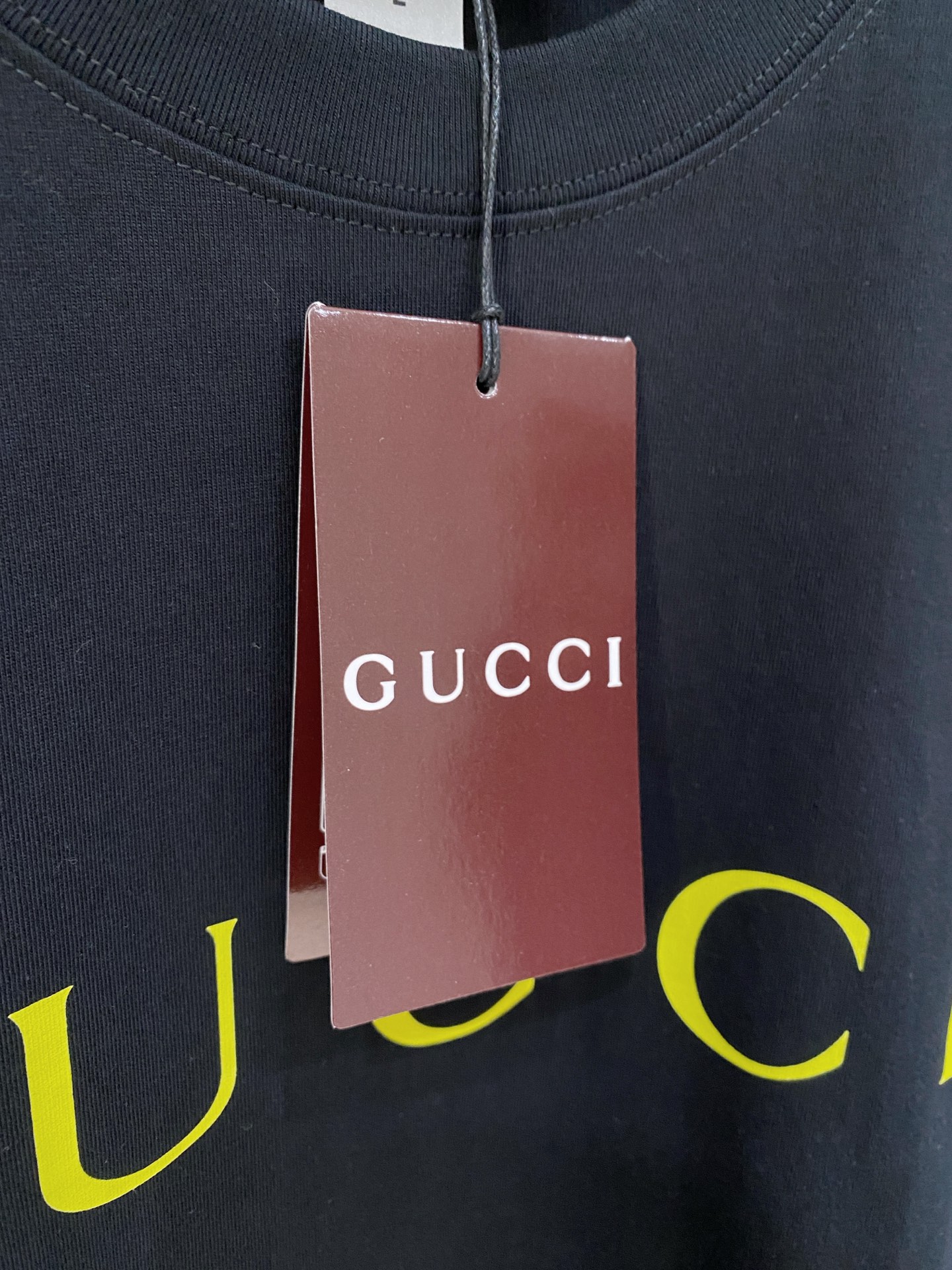🌟 GUCCI 古奇经典标识印花短袖T恤，采用280克纯棉面料，柔软透气，夏天穿超舒服! 细节满分，辨识
