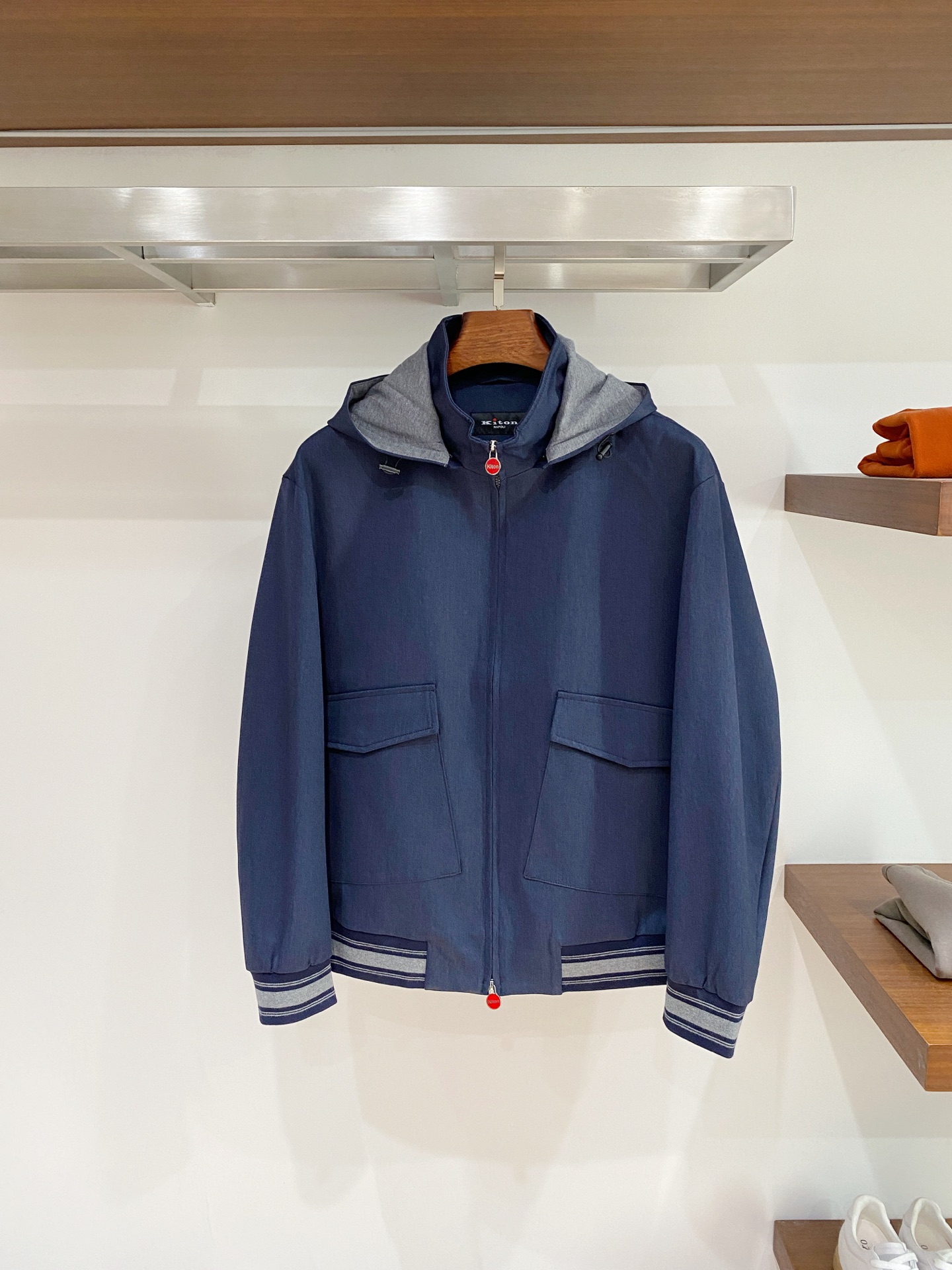 NO:711930,Top quality can be released simultaneously on the official website of the counter after the new year! All auxiliary materials are original custom-made and genuine orders from trading companies. Advanced custom-made imported fabrics are extracted from natural plant fibers. They are lighter and thinner than ordinary cotton fabrics. They are soft to the touch and comfortable to wear. They are not easy to irritate the skin at all. The fabric has good hygroscopicity and breathability. Size: 48-56,,19860909可年后顶级品质>专柜官网同步发售！辅料全部原版定制出品,贸易公司真品订单.高级定制进口面料,以天然植物纖維提炼出来,比一般棉织物轻薄 手感柔软,穿着舒适 完全不易有刺激皮肤 面料吸湿性、透气性良好 尺码: 48-56,,,Men's clothing