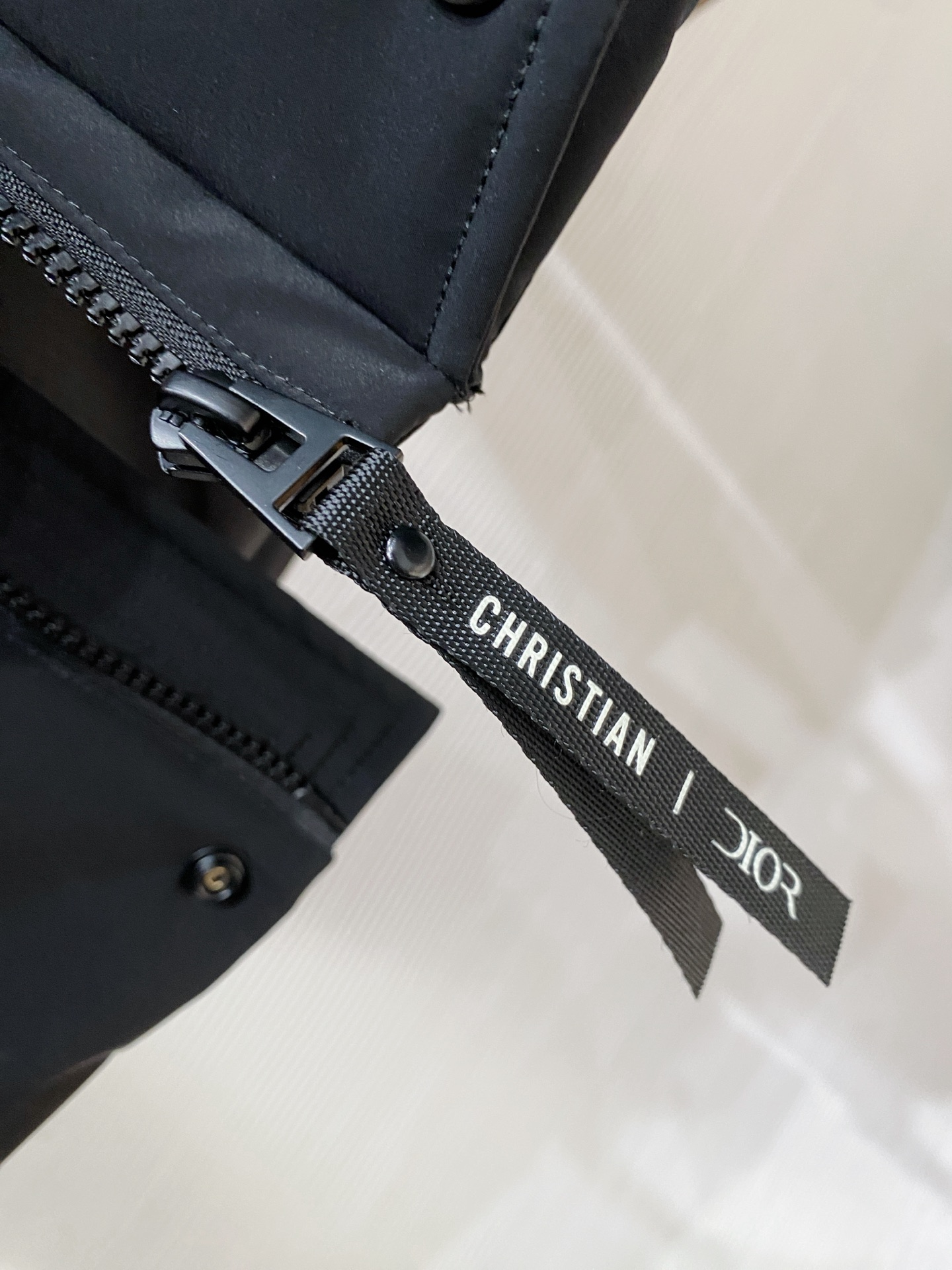 迪奥 2025秋冬新款羽绒服 原版1:1订制五金配件全进口原版定制 欢迎专柜对比 绝对的高品质 采用国标