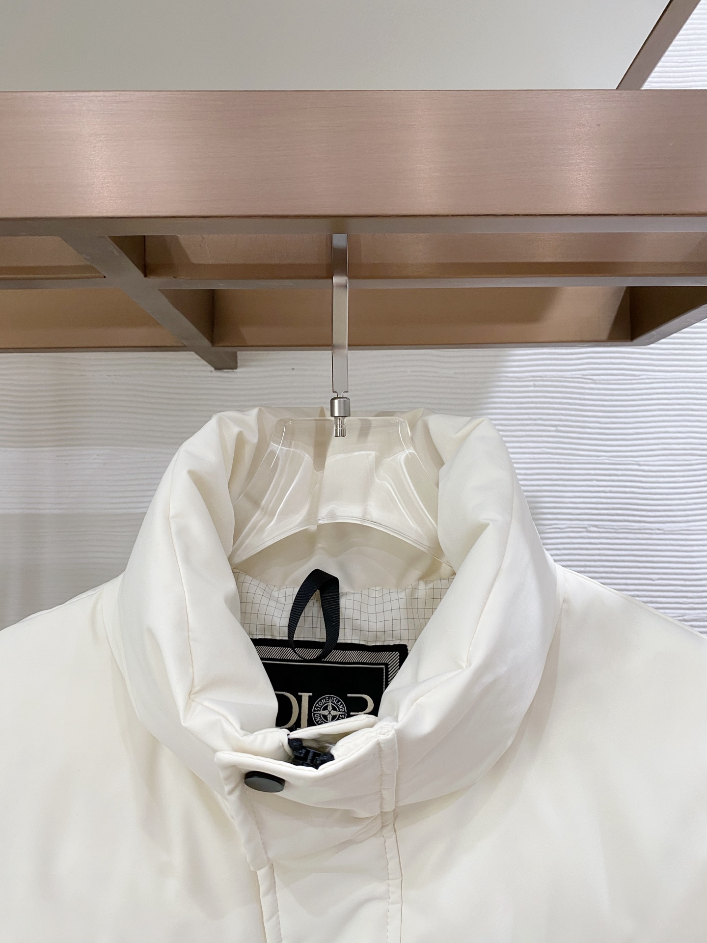 迪奥 2025秋冬新款羽绒服 原版1:1订制五金配件全进口原版定制 欢迎专柜对比 绝对的高品质 采用国标