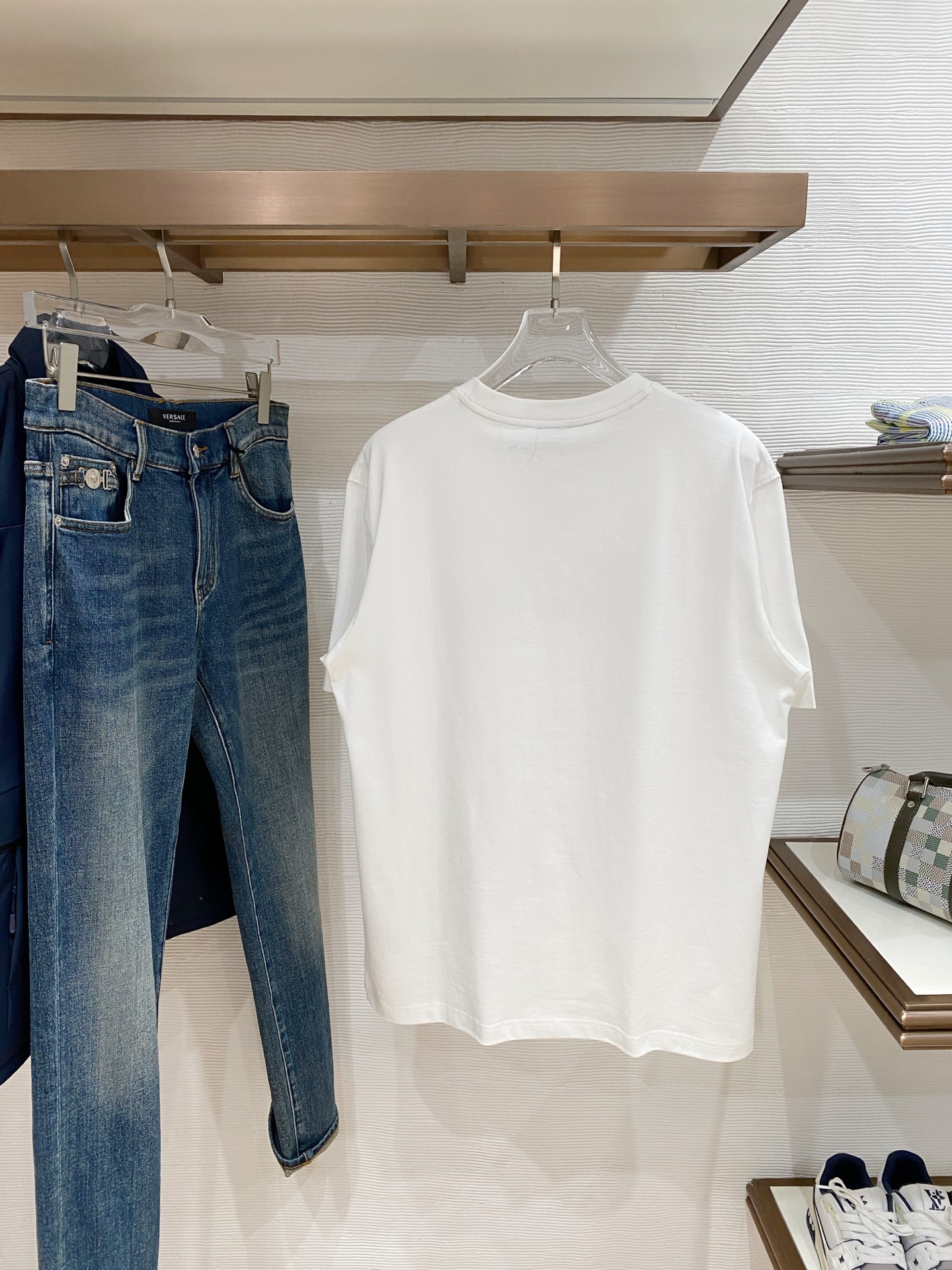 拉夫劳伦家。2026春夏新款首发专柜最新款短袖圆领T恤 高端订制 设计前卫时尚！品牌logo重工艺设计 