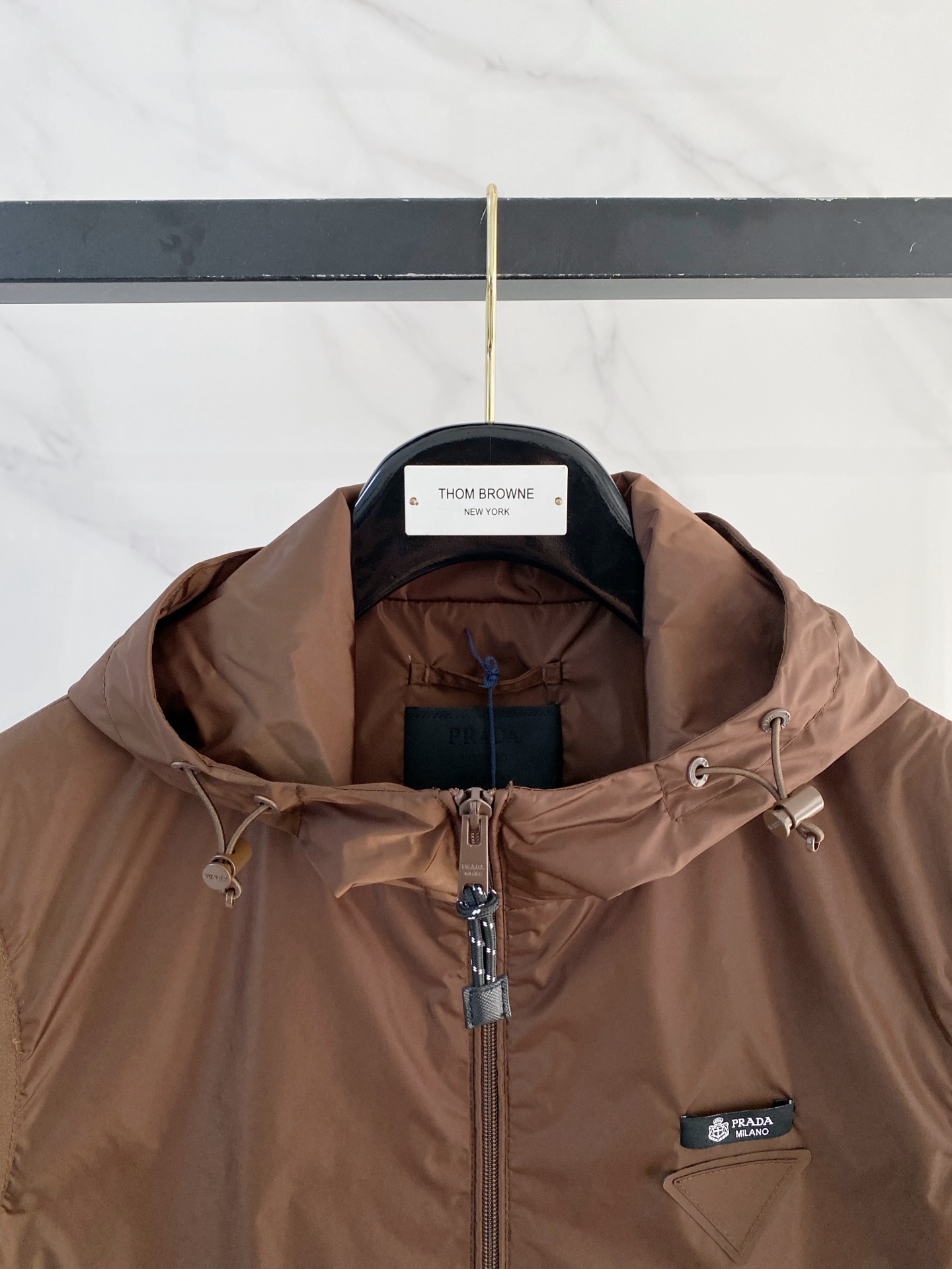 Prada 普拉达马甲2026ss春季新款夹克外套，专柜同步新品发售，商务休闲两不误！三角标彰显品牌奢华