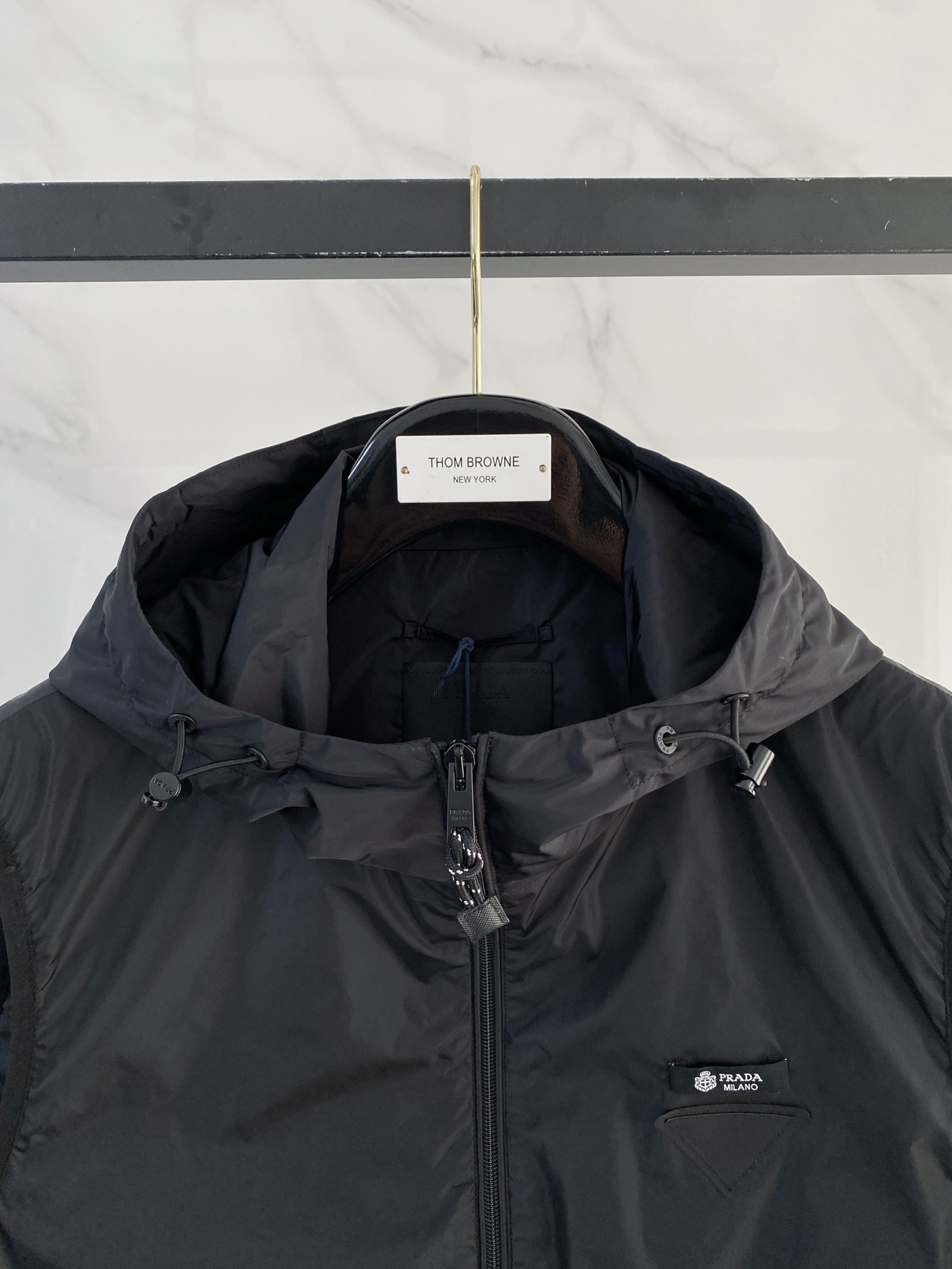 Prada 普拉达马甲2026ss春季新款夹克外套，专柜同步新品发售，商务休闲两不误！三角标彰显品牌奢华