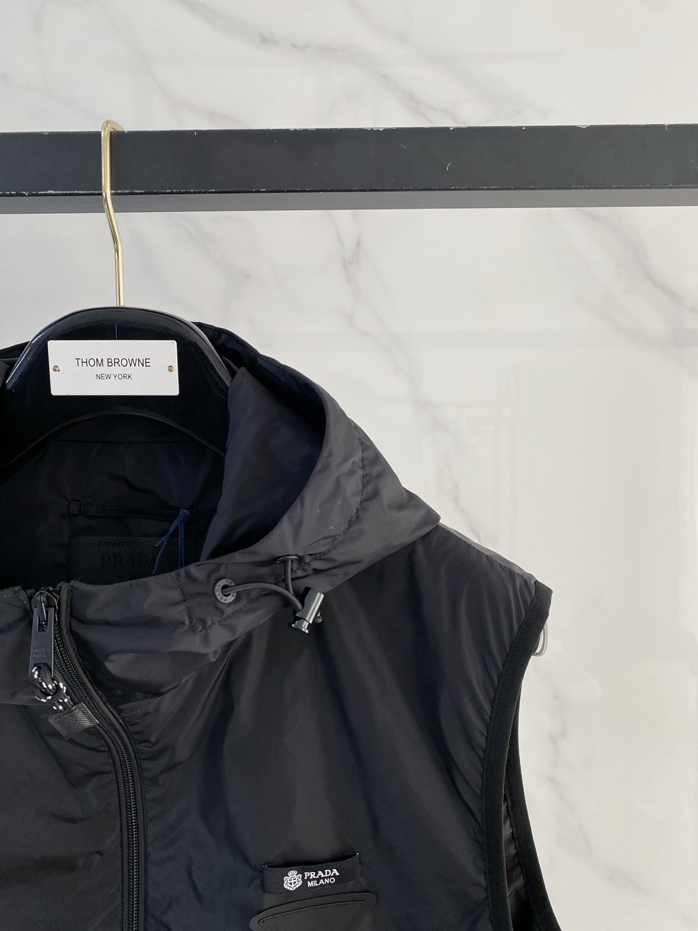 Prada 普拉达马甲2026ss春季新款夹克外套，专柜同步新品发售，商务休闲两不误！三角标彰显品牌奢华