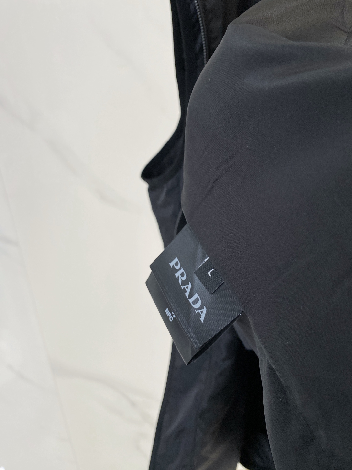 Prada 普拉达马甲2026ss春季新款夹克外套，专柜同步新品发售，商务休闲两不误！三角标彰显品牌奢华