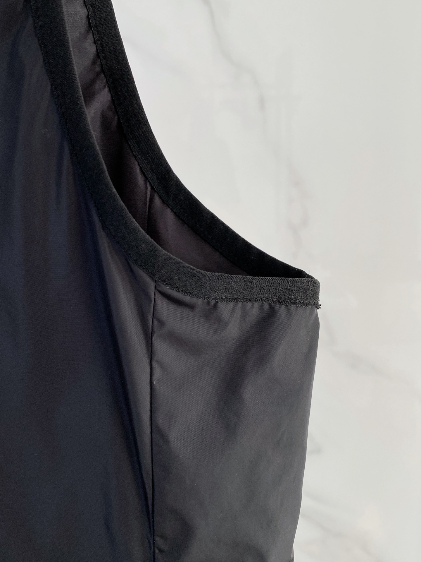 Prada 普拉达马甲2026ss春季新款夹克外套，专柜同步新品发售，商务休闲两不误！三角标彰显品牌奢华