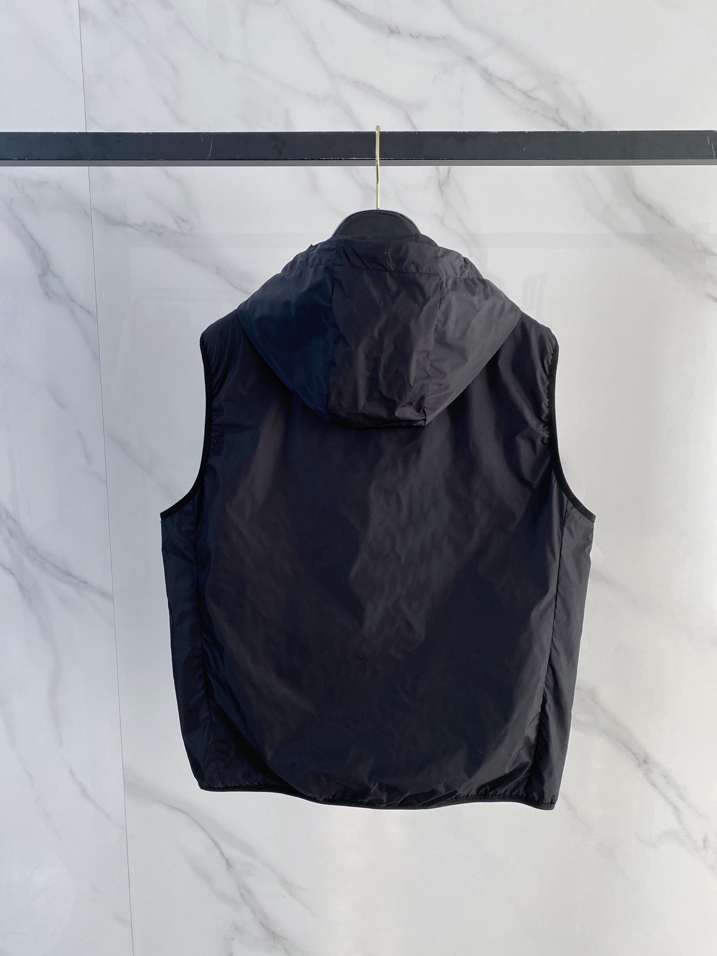 Prada 普拉达马甲2026ss春季新款夹克外套，专柜同步新品发售，商务休闲两不误！三角标彰显品牌奢华