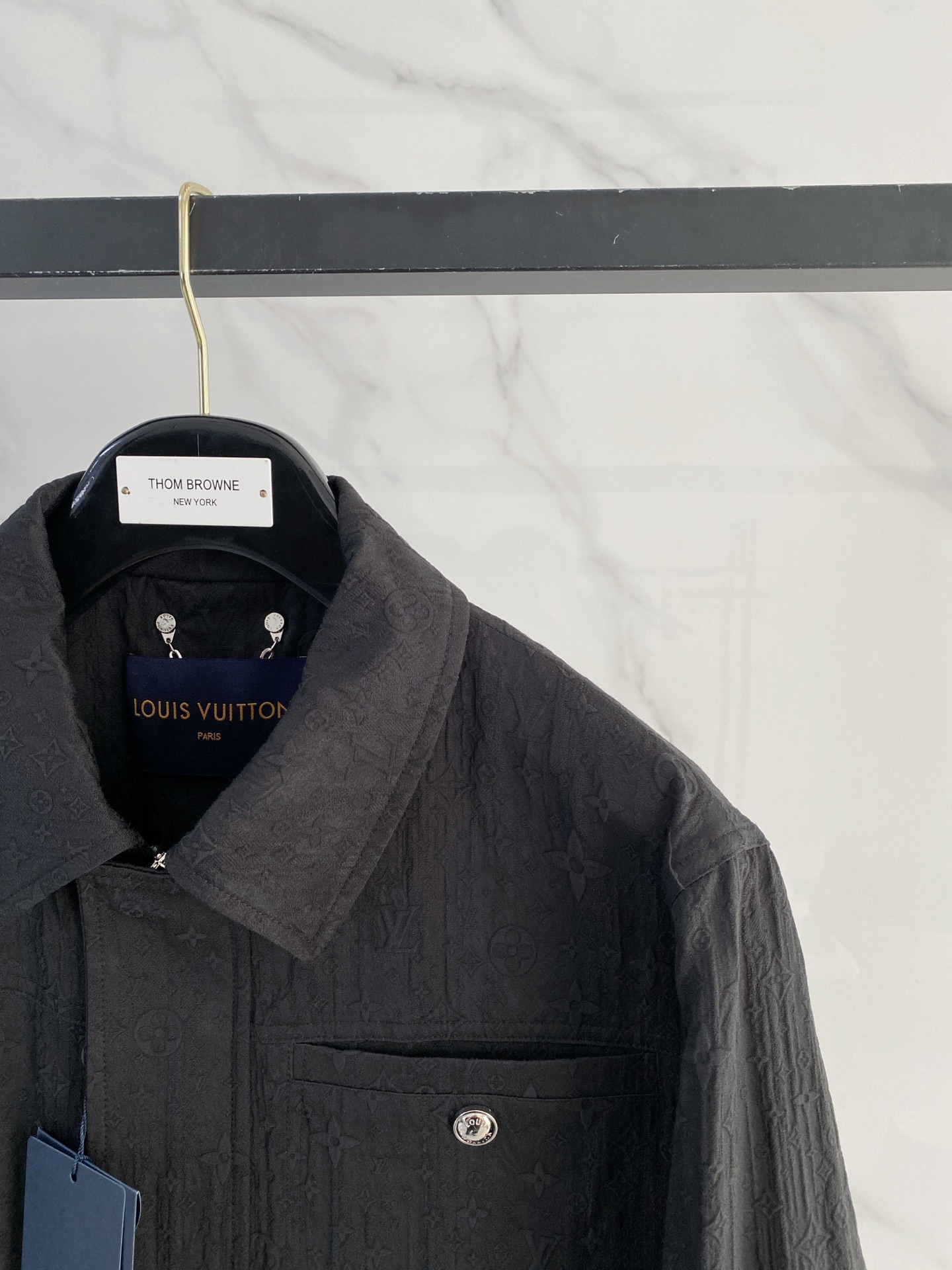 LV2026ss春季新款夹克外套全高端版本！高定专柜面料辅料，透气舒适度高，细节无可挑剔，做工考究工艺复