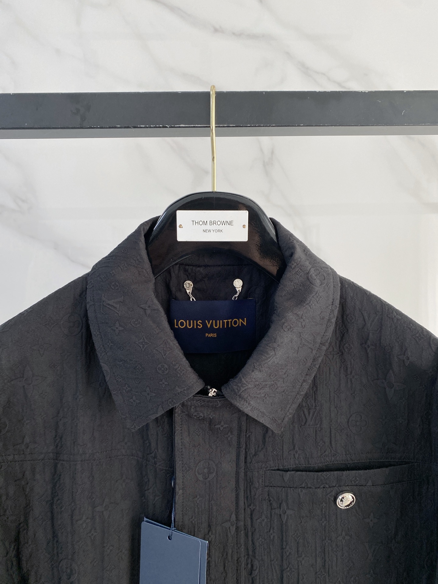 LV2026ss春季新款夹克外套全高端版本！高定专柜面料辅料，透气舒适度高，细节无可挑剔，做工考究工艺复