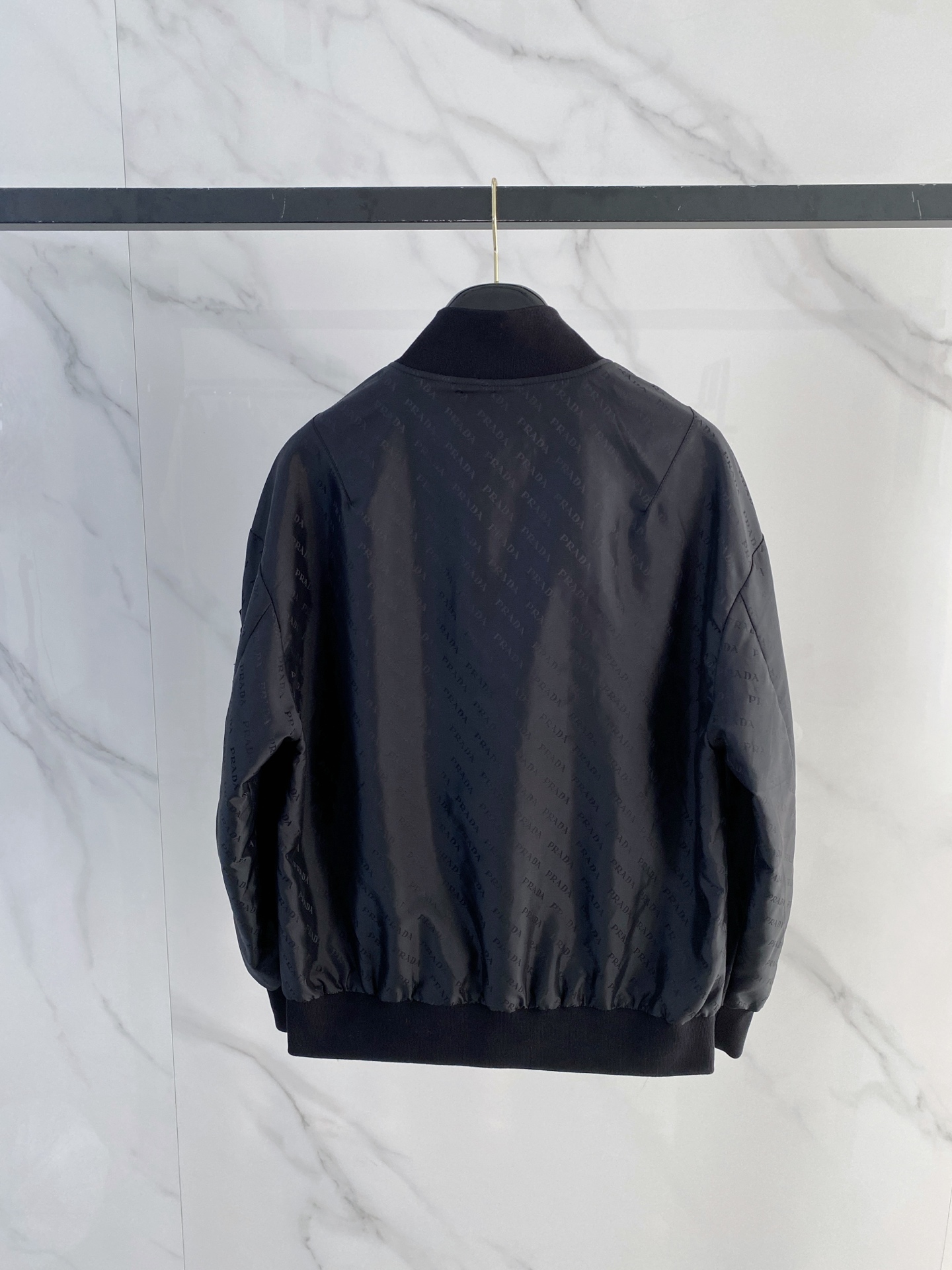 Prada 普拉达2026ss春季新款夹克外套全高端版本！高定专柜面料辅料，透气舒适度高，细节无可挑剔，