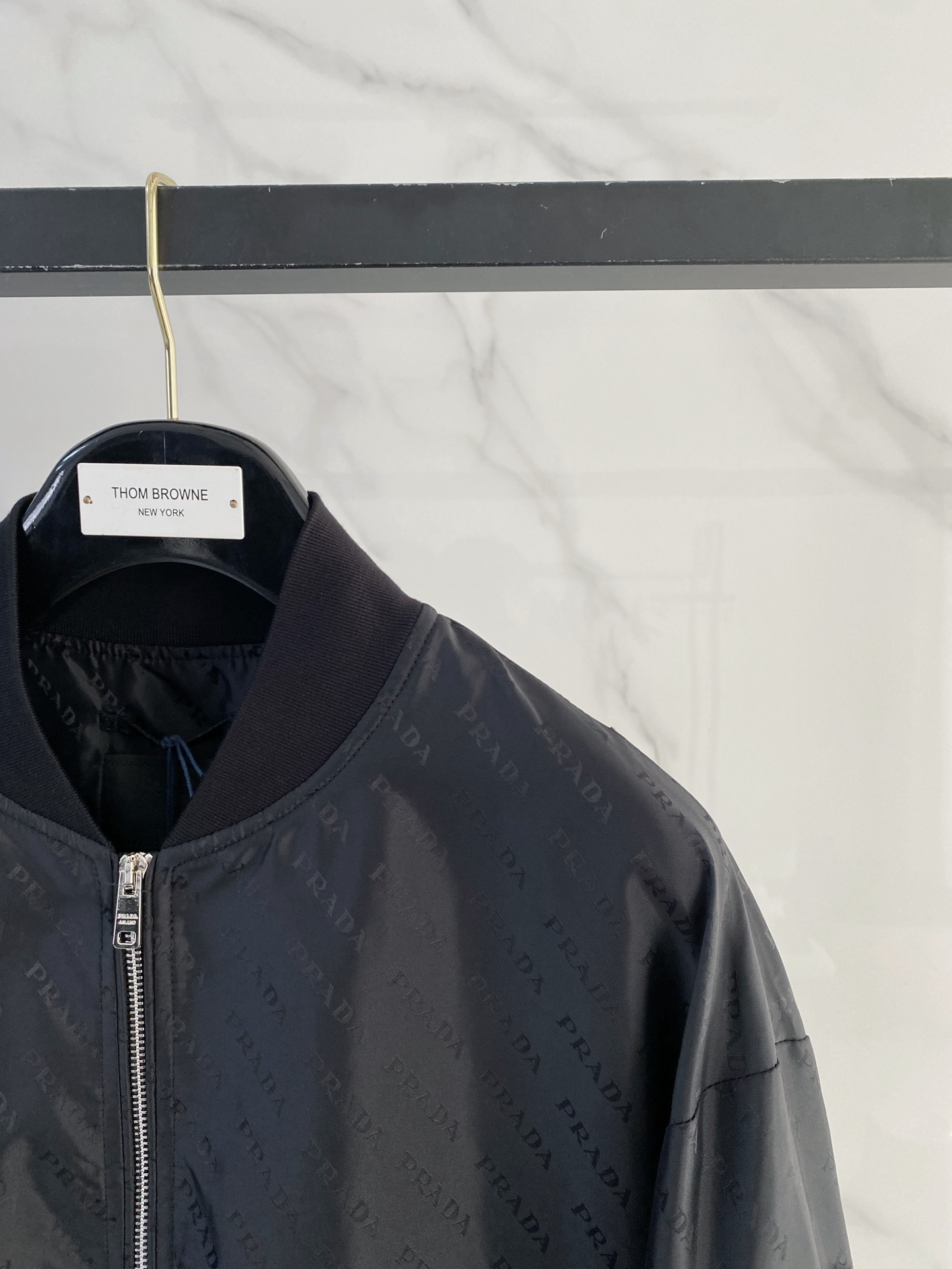 Prada 普拉达2026ss春季新款夹克外套全高端版本！高定专柜面料辅料，透气舒适度高，细节无可挑剔，