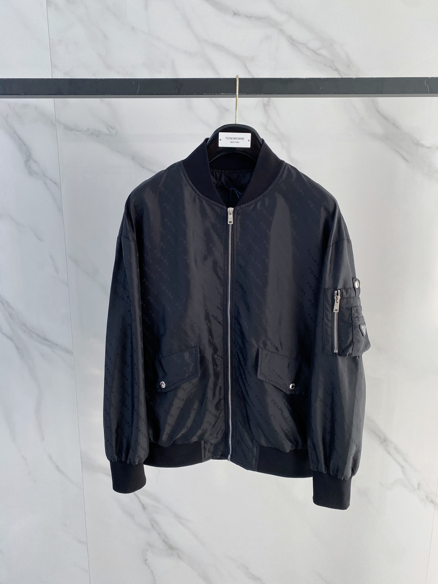 Prada 普拉达2026ss春季新款夹克外套全高端版本！高定专柜面料辅料，透气舒适度高，细节无可挑剔，