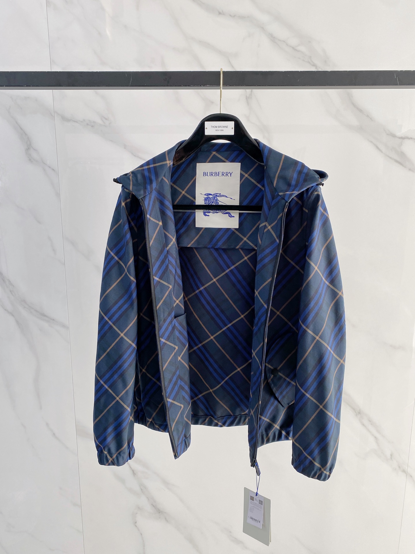 Burberry 巴宝莉 2026春季新款连帽夹克外套，全高端版本！高定专柜面料辅料，透气舒适度高，细节