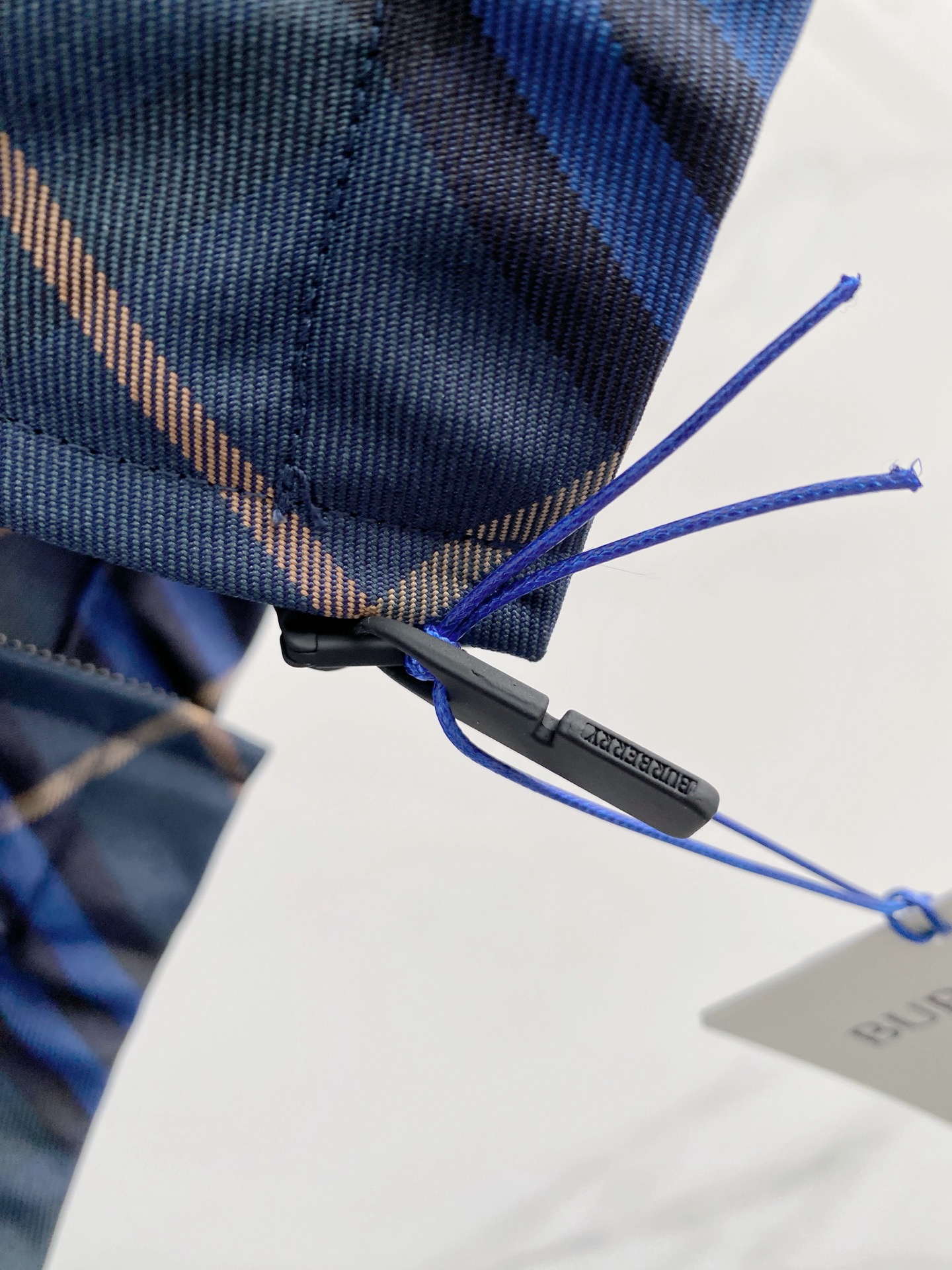 Burberry 巴宝莉 2026春季新款连帽夹克外套，全高端版本！高定专柜面料辅料，透气舒适度高，细节