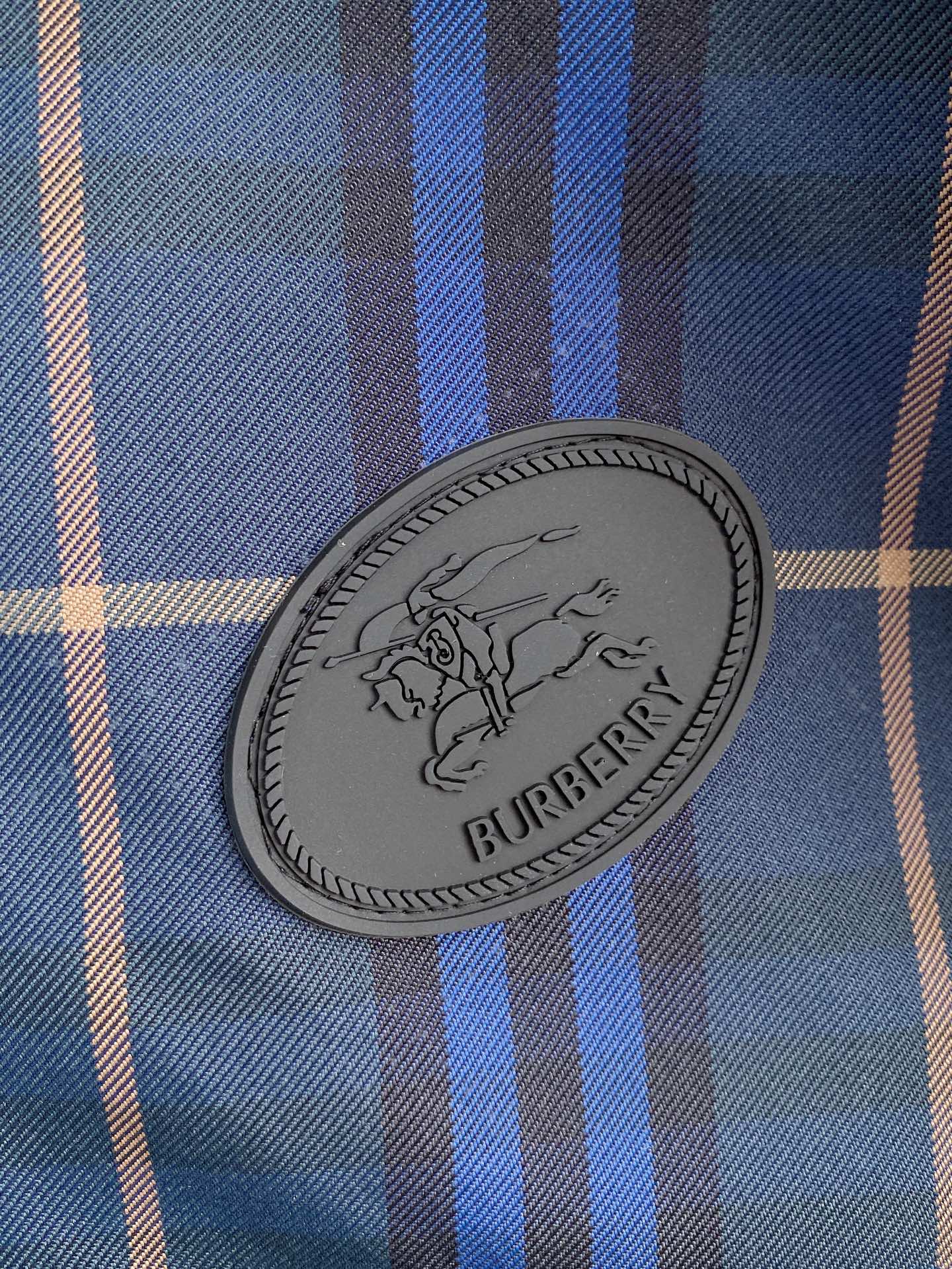 Burberry 巴宝莉 2026春季新款连帽夹克外套，全高端版本！高定专柜面料辅料，透气舒适度高，细节