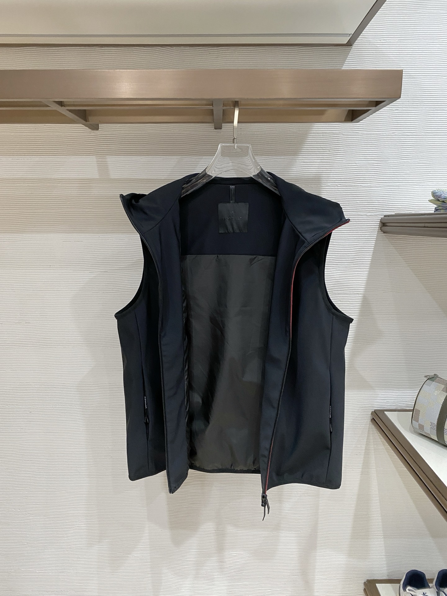 Moncler 蒙口 2026SS早春新款普拉达春夏马甲夹克外套最新设计款 秀场新品‼品相非常完美，三标