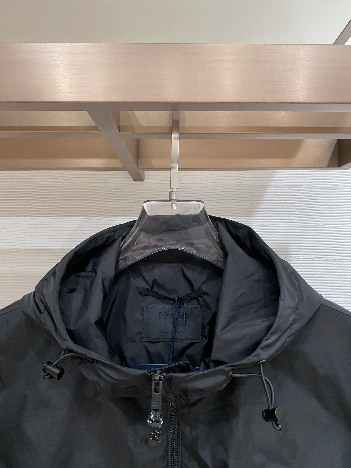 Prada 普拉达马甲2026ss春季新款夹克外套，专柜同步新品发售，商务休闲两不误！三角标彰显品牌奢华