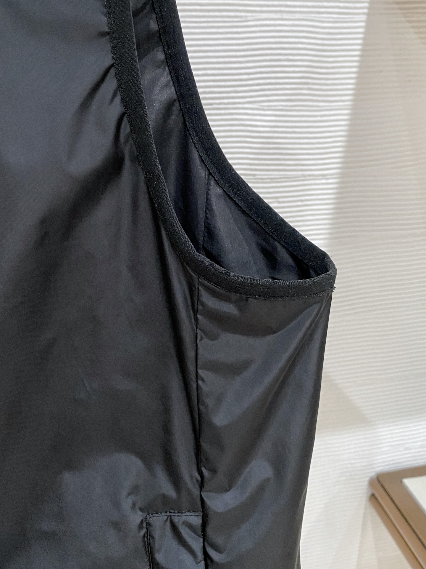 Prada 普拉达马甲2026ss春季新款夹克外套，专柜同步新品发售，商务休闲两不误！三角标彰显品牌奢华