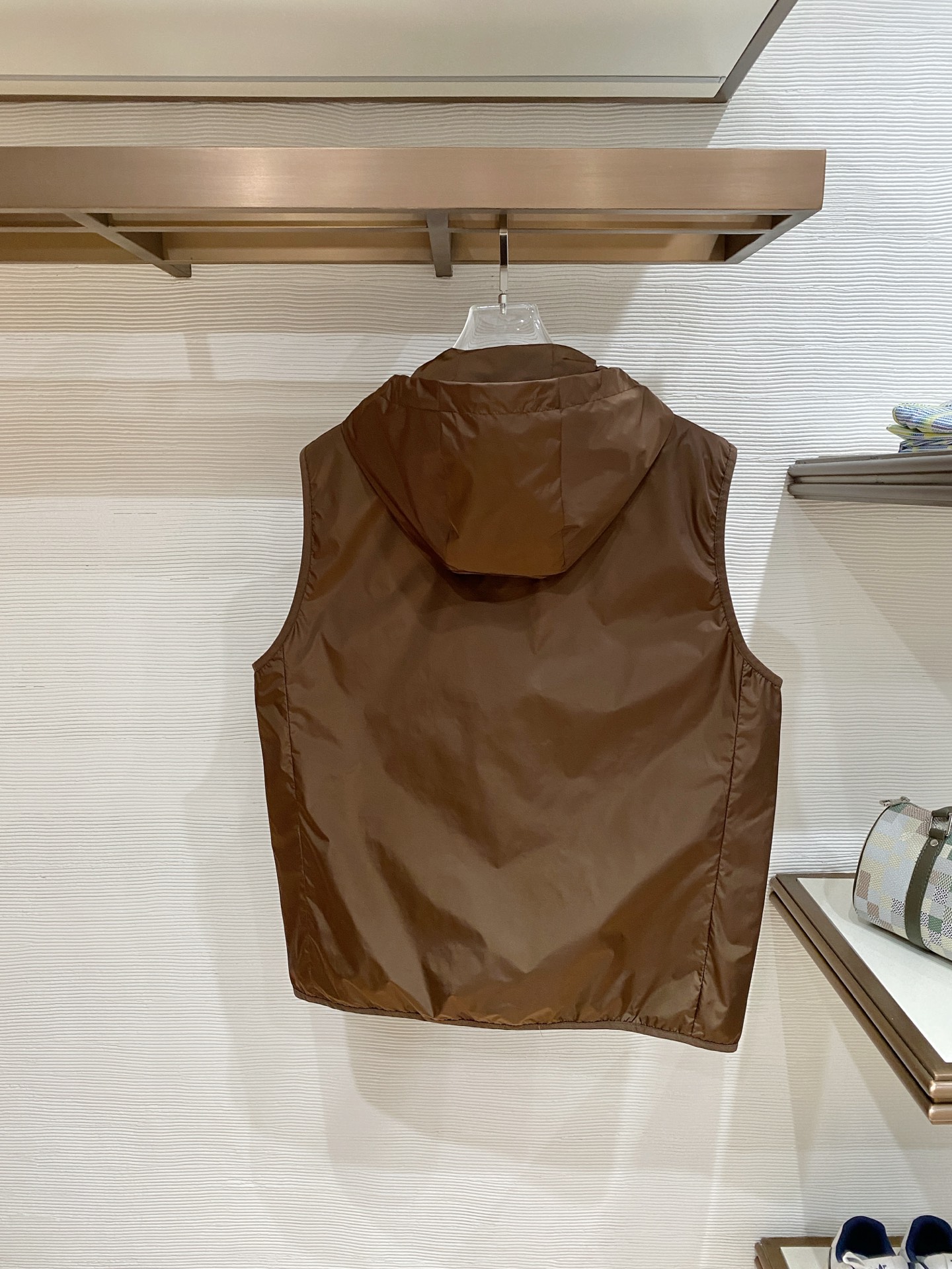 Prada 普拉达马甲2026ss春季新款夹克外套，专柜同步新品发售，商务休闲两不误！三角标彰显品牌奢华