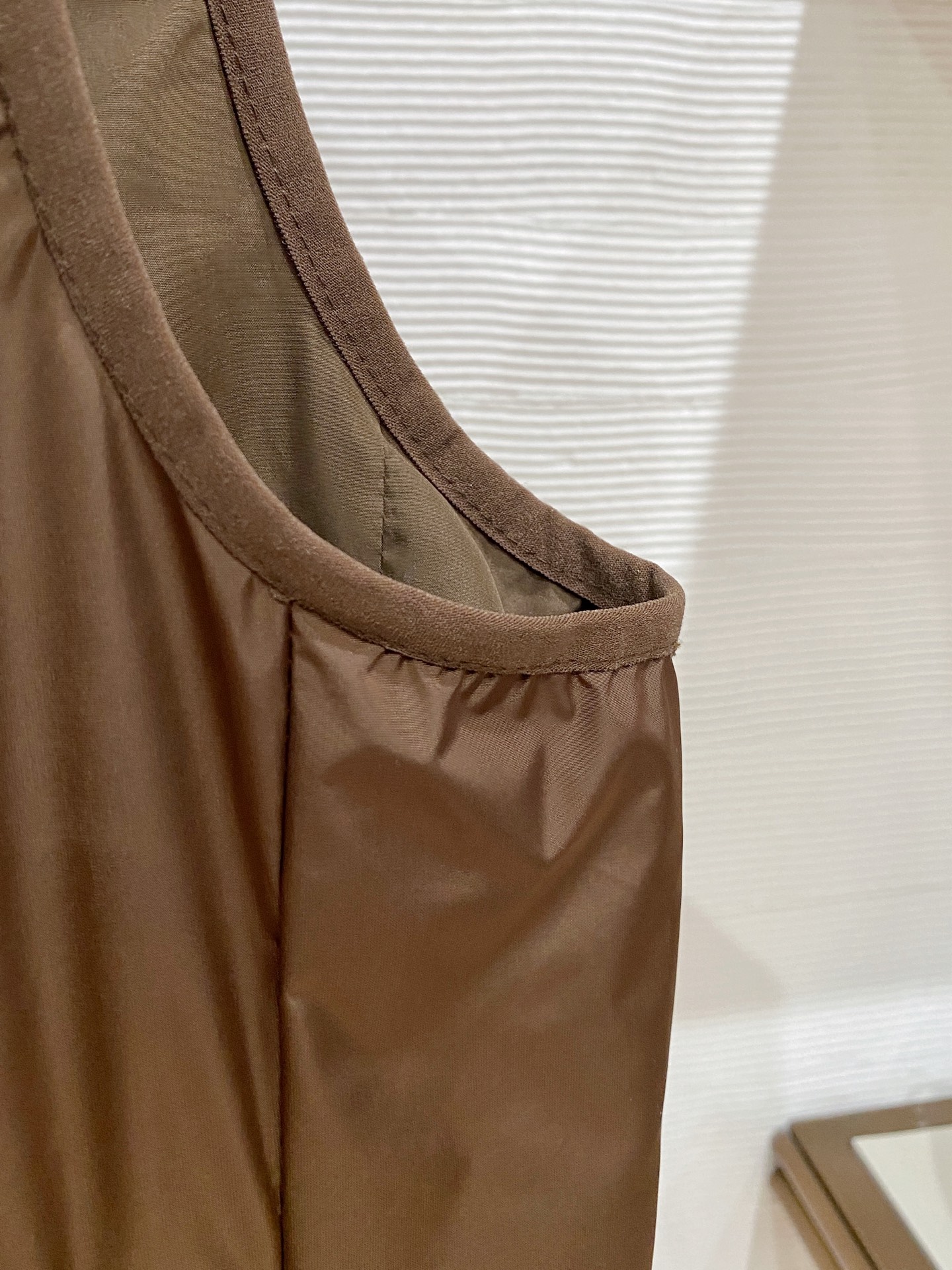 Prada 普拉达马甲2026ss春季新款夹克外套，专柜同步新品发售，商务休闲两不误！三角标彰显品牌奢华