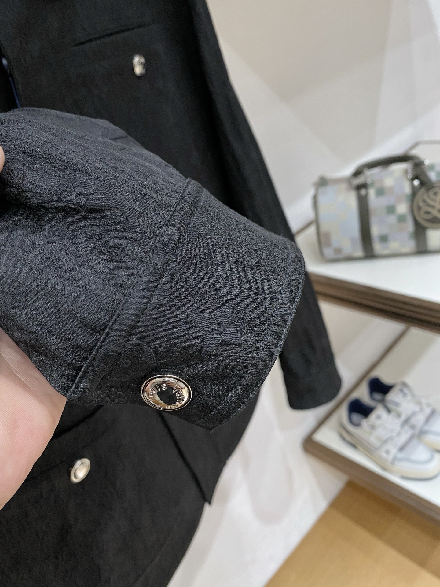 LV2026ss春季新款夹克外套全高端版本！高定专柜面料辅料，透气舒适度高，细节无可挑剔，做工考究工艺复