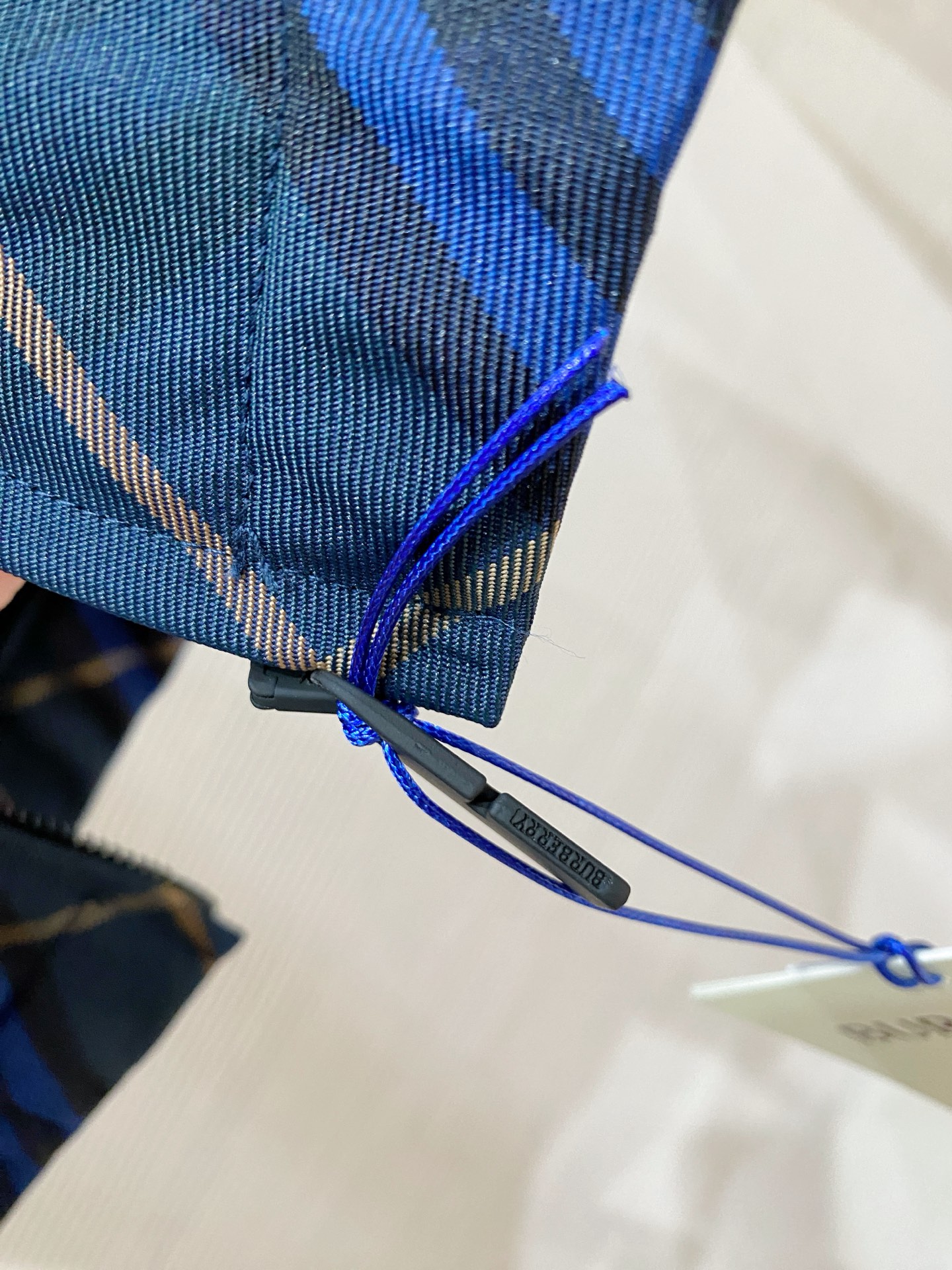 Burberry 巴宝莉 2026春季新款连帽夹克外套，全高端版本！高定专柜面料辅料，透气舒适度高，细节