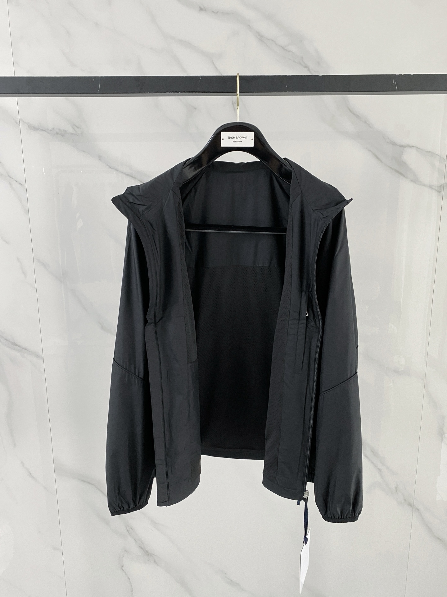 新品 蒙口 经典logo拼色 最新设计款 2026ss 家新款夹克外套，秀场新品‼品相非常完美，舒适保暖