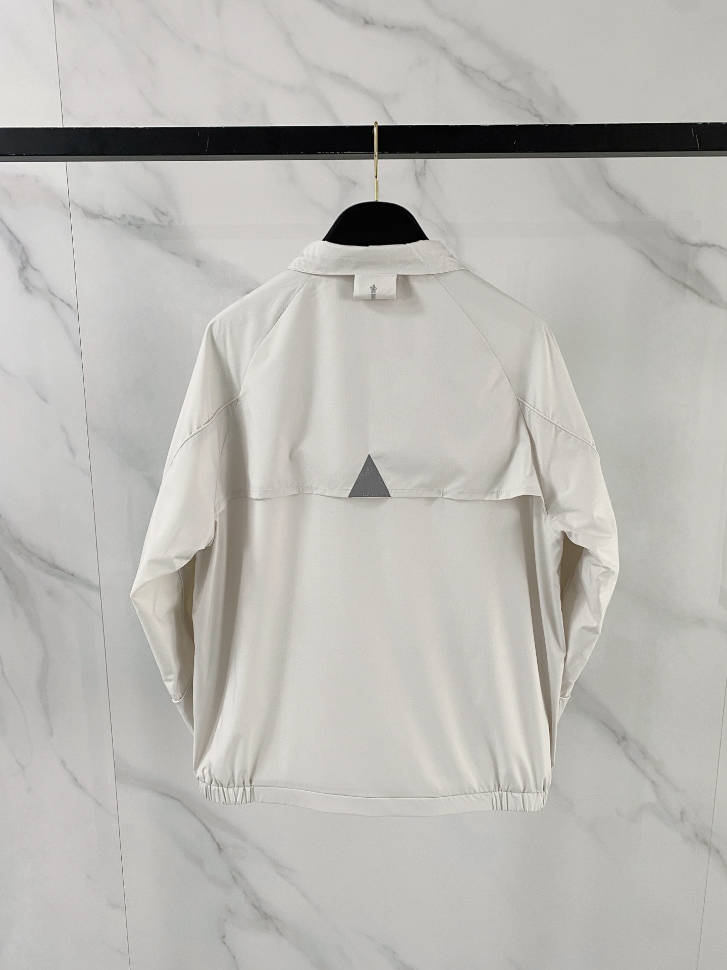 新品 蒙口 经典logo拼色 最新设计款 2026ss 家新款夹克外套，秀场新品‼品相非常完美，舒适保暖