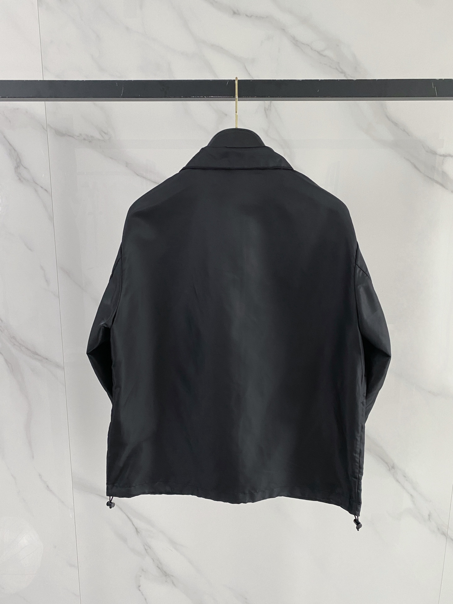新品 普拉达 最新设计款 2026ss 家新款夹克外套，秀场新品‼品相非常完美，舒适保暖，三标齐全色泽饱