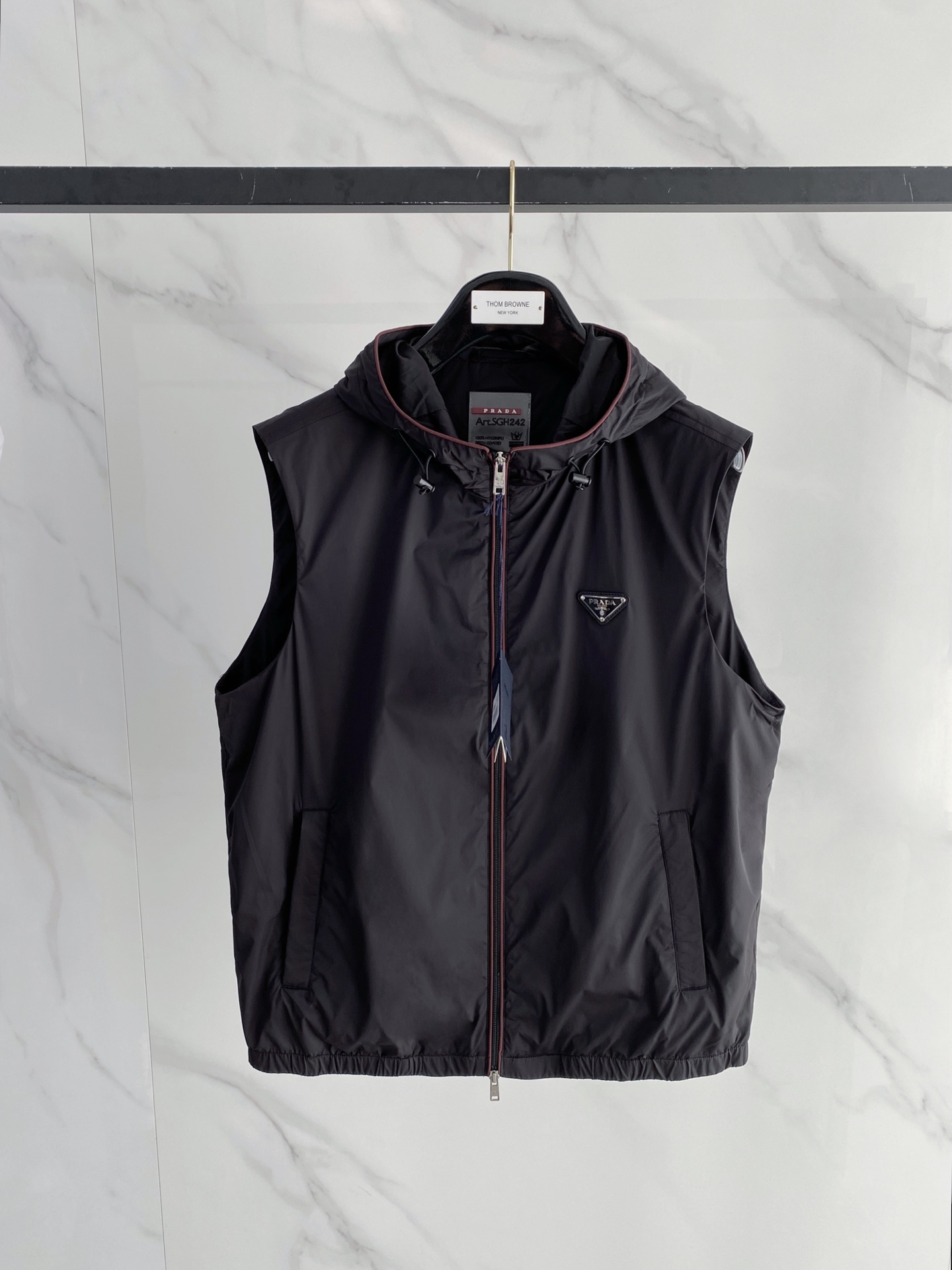 Prada 普拉达马甲 2026ss春季新款马甲夹克外套最新设计款 秀场新品‼品相非常完美，三标齐全色泽