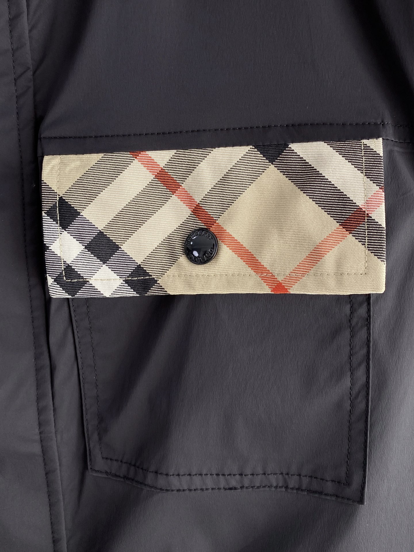 Burberry 巴宝莉马甲 2026SS春季新款马甲夹克外套最新设计款 秀场新品‼品相非常完美，三标齐