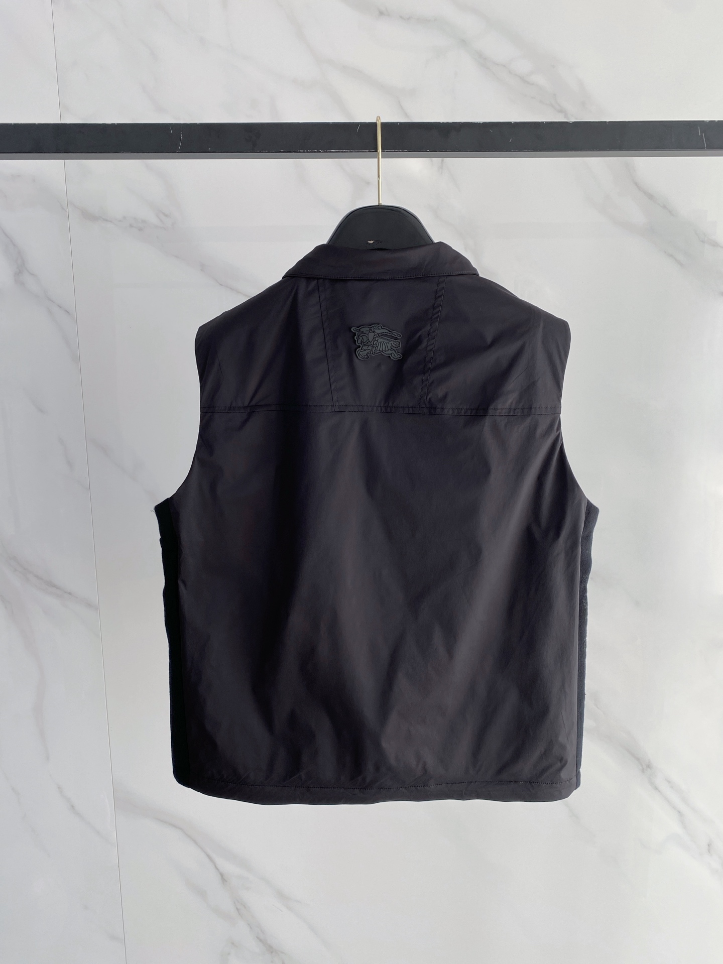 Burberry 巴宝莉马甲 2026SS春季新款马甲夹克外套最新设计款 秀场新品‼品相非常完美，三标齐