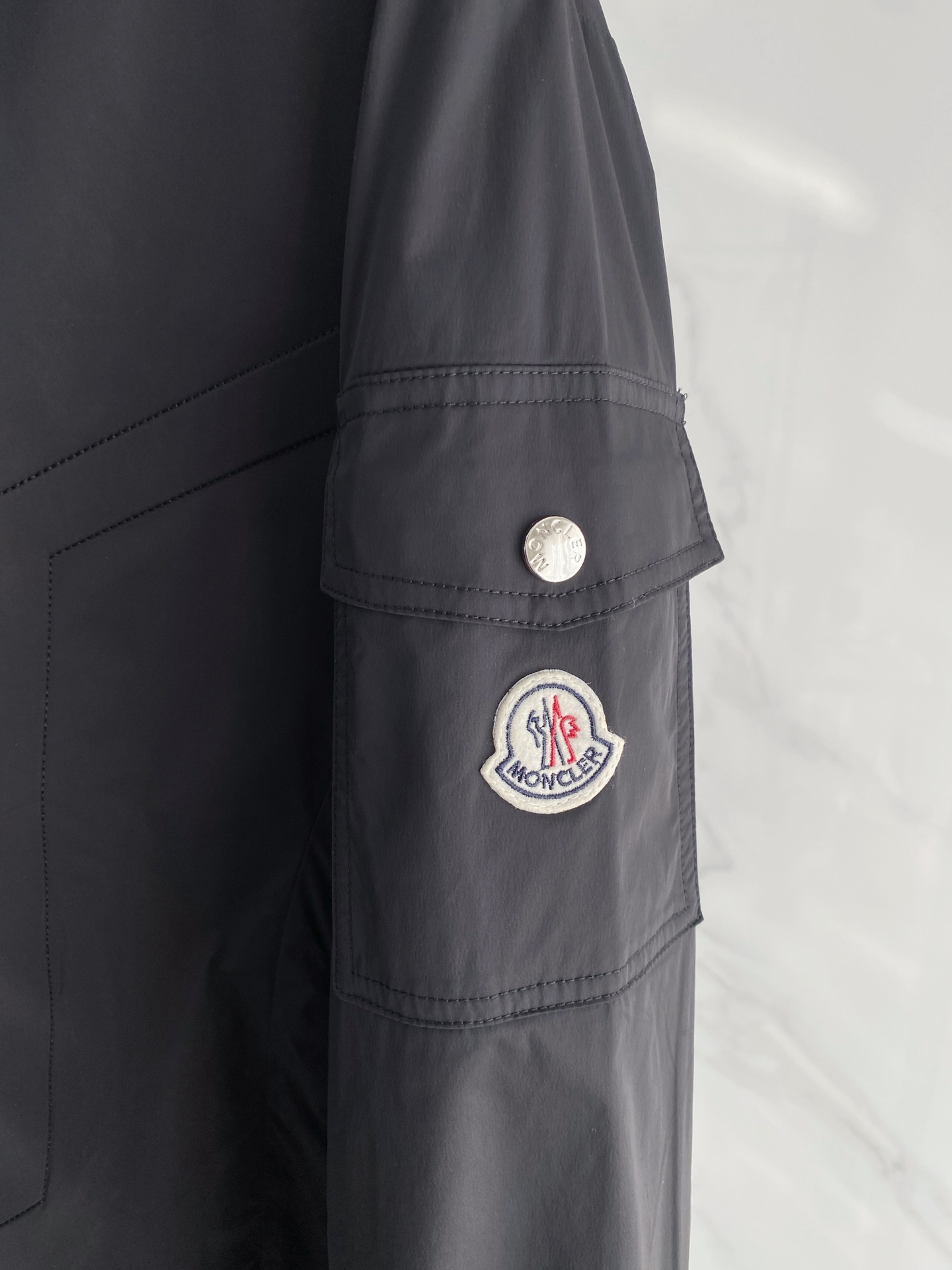Moncler 蒙口 2026ss春季新款连帽夹克外套全高端版本！高定专柜面料辅料，透气舒适度高，细节无