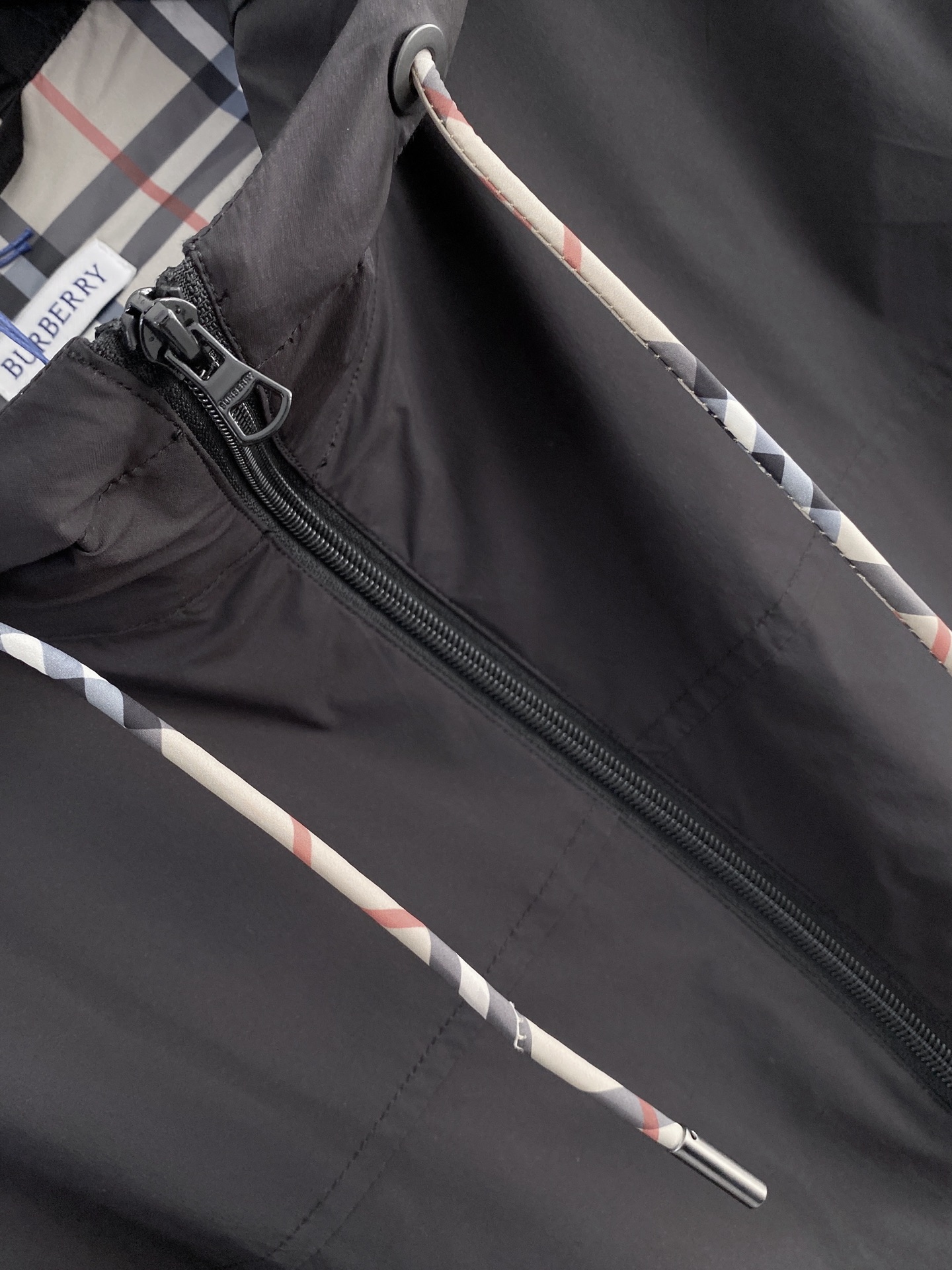 Burberry 巴宝莉 2026ss春季新款连帽夹克外套全高端版本！高定专柜面料辅料，透气舒适度高，细