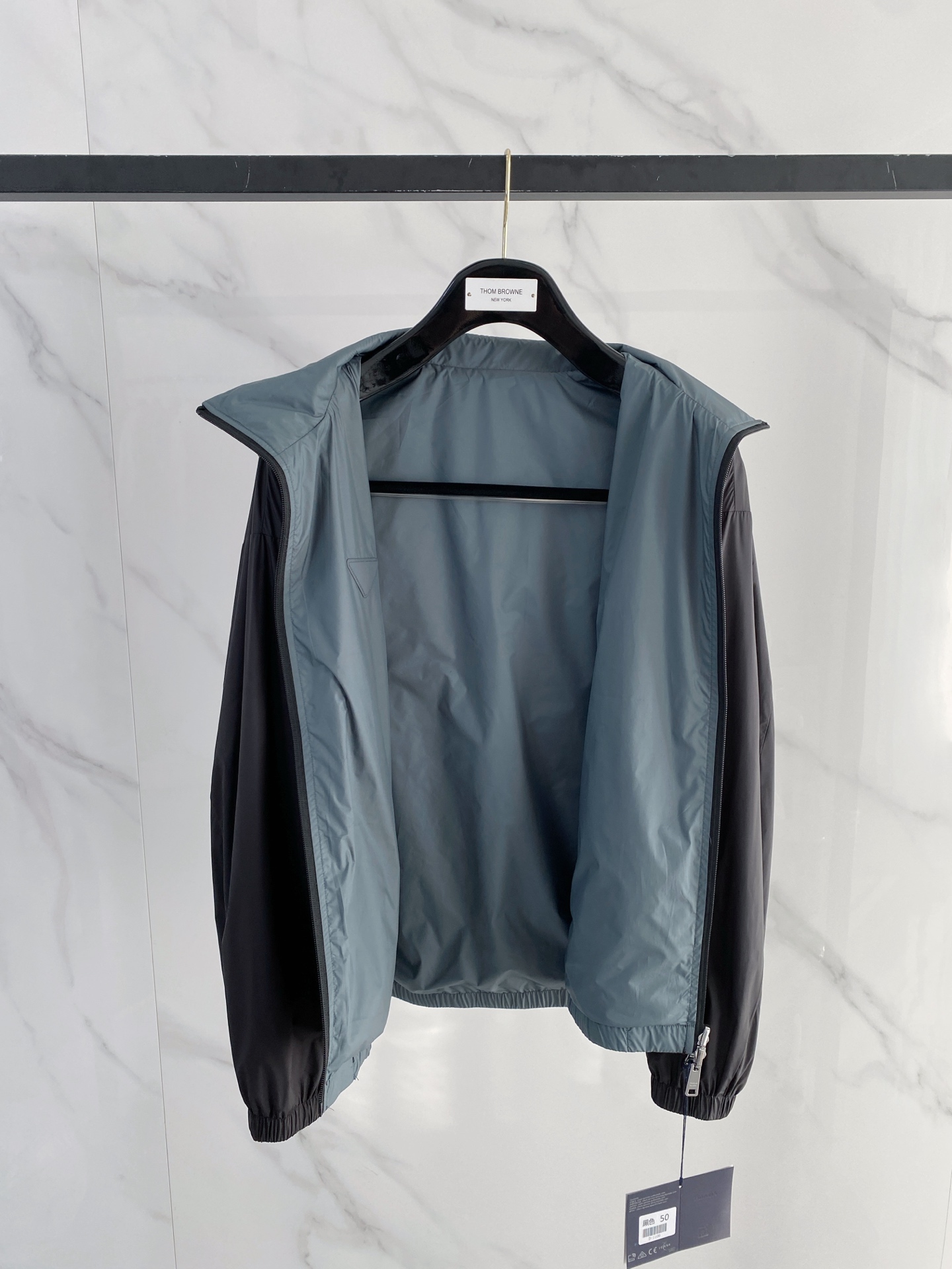 Prada 普拉达 双面穿 2026ss春季新款连帽夹克外套全高端版本！高定专柜面料辅料，透气舒适度高，