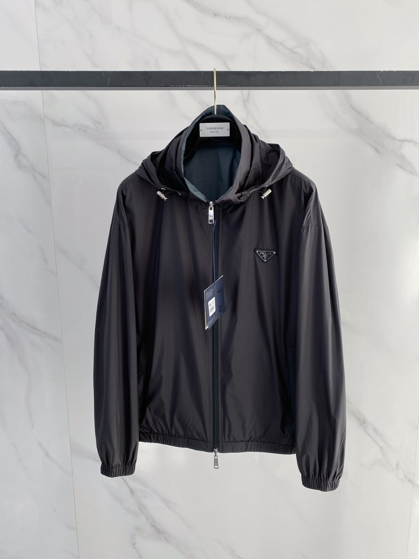 Prada 普拉达 双面穿 2026ss春季新款连帽夹克外套全高端版本！高定专柜面料辅料，透气舒适度高，