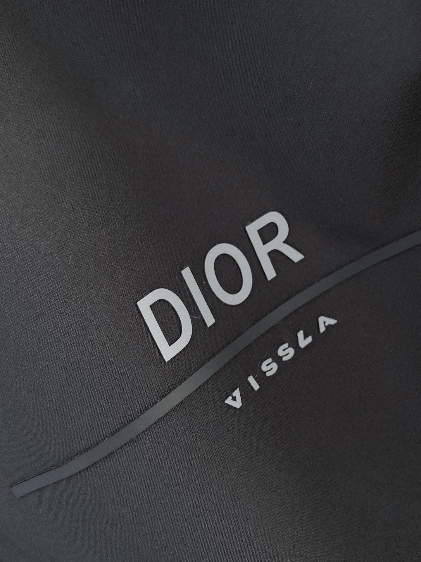 Dior 迪奥 2026ss春季新款连帽夹克外套全高端版本！高定专柜面料辅料，透气舒适度高，细节无可挑剔