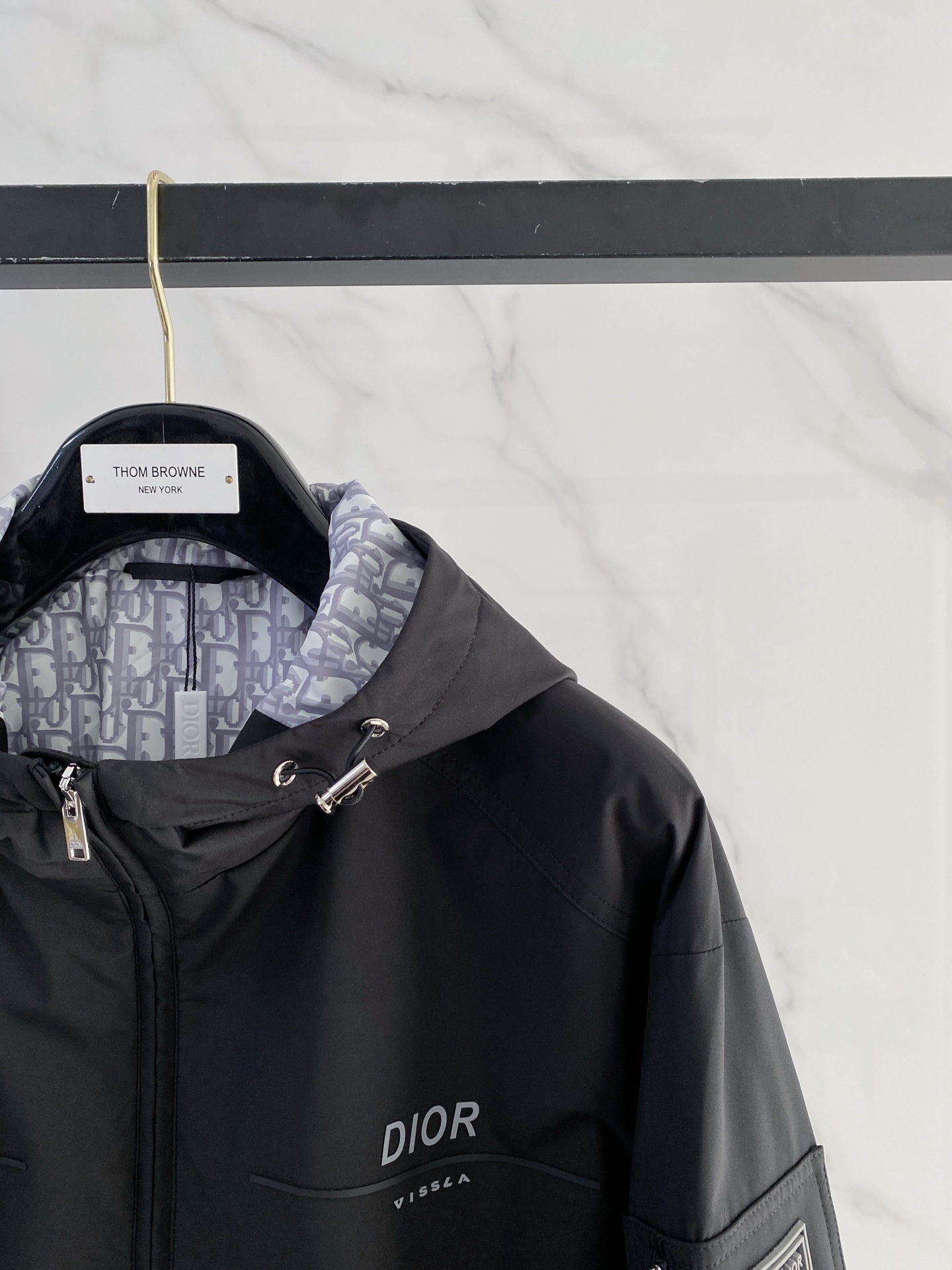 Dior 迪奥 2026ss春季新款连帽夹克外套全高端版本！高定专柜面料辅料，透气舒适度高，细节无可挑剔