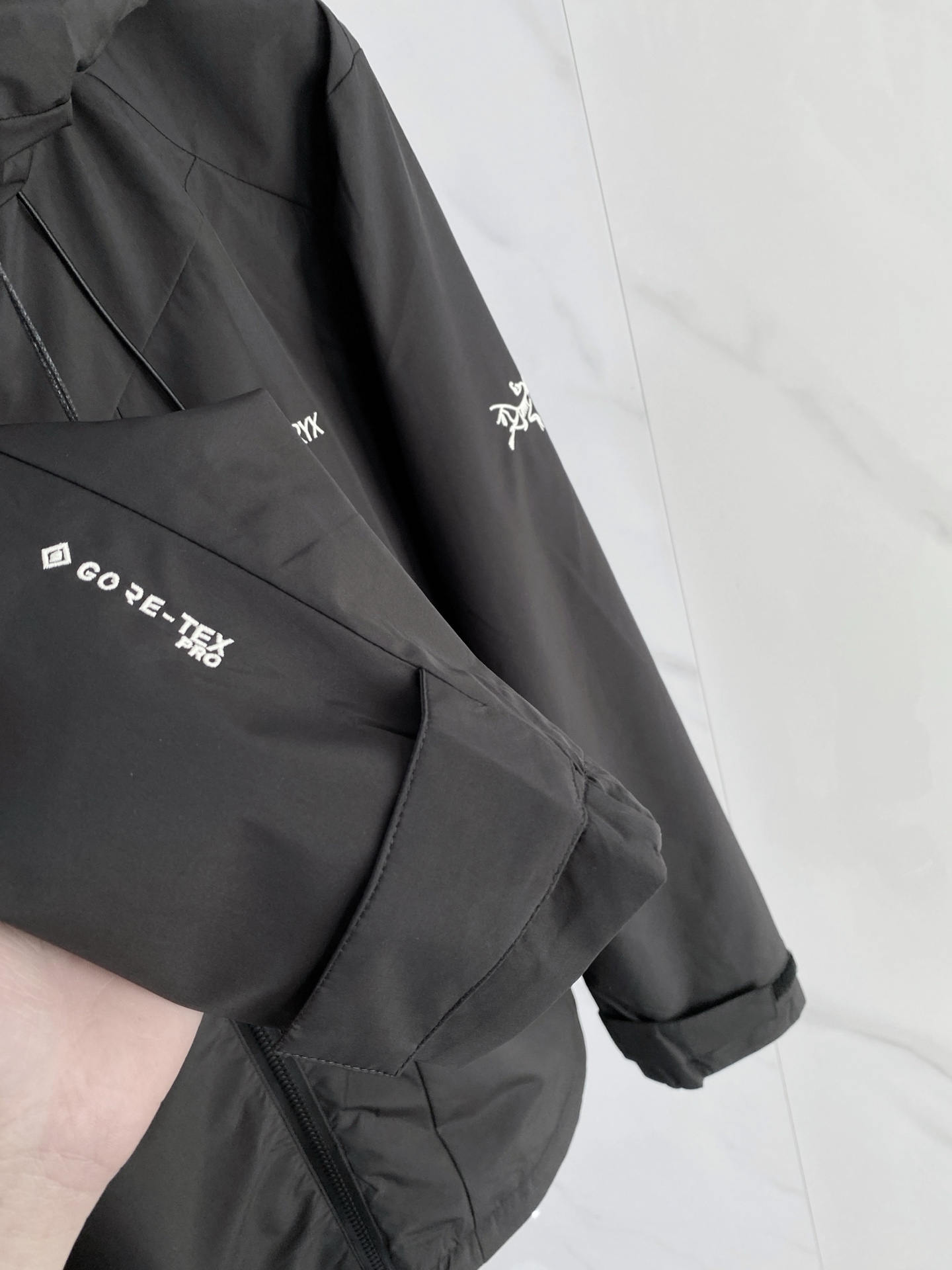 ARC TERYX 始祖鸟2026ss春季新款 官网同款男士夹克外套，原单三标齐全高端版本 定制面料 透