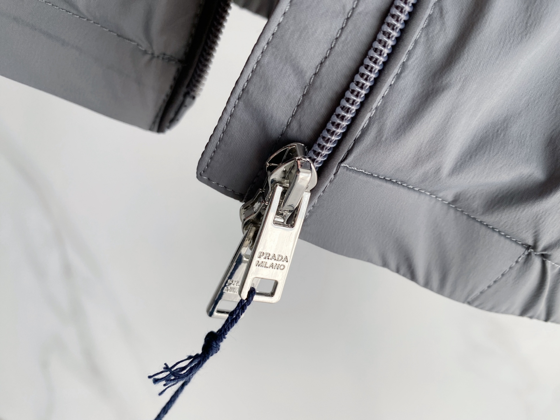 Prada 普拉达马甲 2026ss春季新款马甲夹克外套最新设计款 秀场新品‼品相非常完美，三标齐全色泽