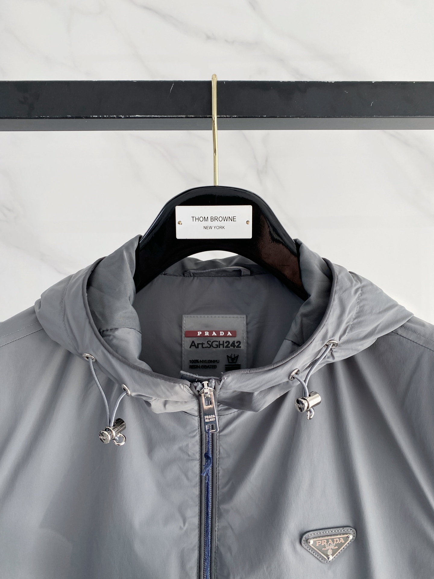 Prada 普拉达马甲 2026ss春季新款马甲夹克外套最新设计款 秀场新品‼品相非常完美，三标齐全色泽