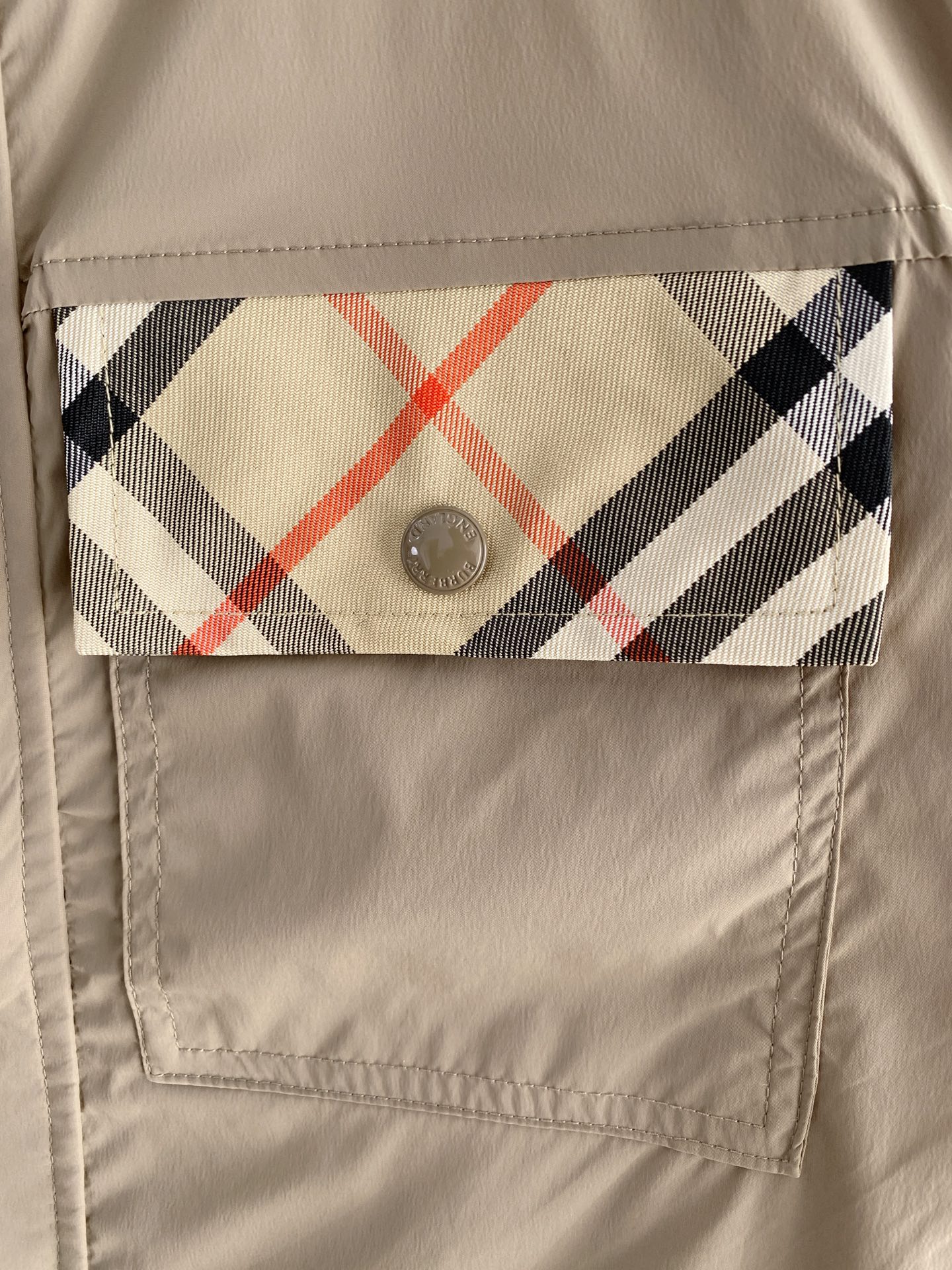 Burberry 巴宝莉马甲 2026SS春季新款马甲夹克外套最新设计款 秀场新品‼品相非常完美，三标齐