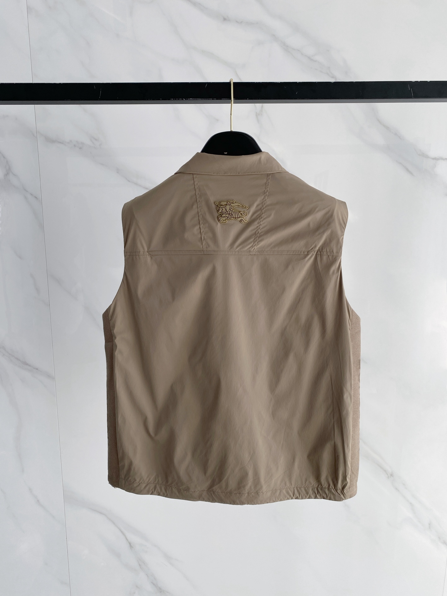 Burberry 巴宝莉马甲 2026SS春季新款马甲夹克外套最新设计款 秀场新品‼品相非常完美，三标齐