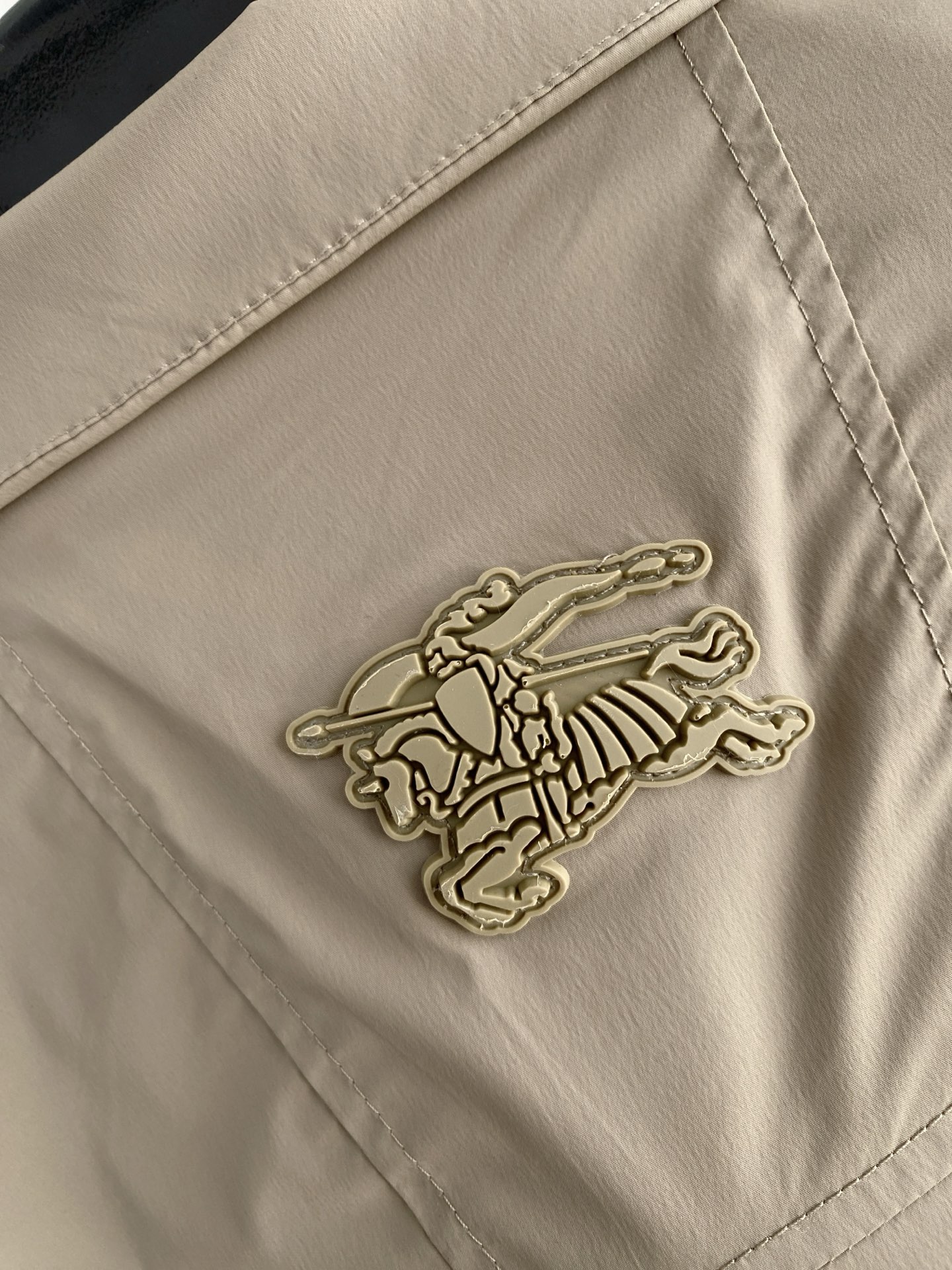 Burberry 巴宝莉马甲 2026SS春季新款马甲夹克外套最新设计款 秀场新品‼品相非常完美，三标齐