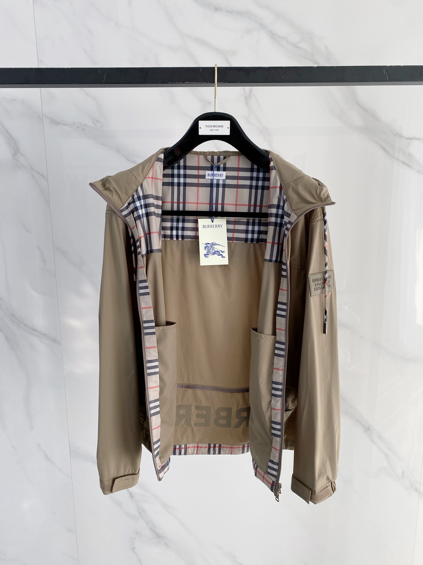 Burberry 巴宝莉 2026ss春季新款连帽夹克外套全高端版本！高定专柜面料辅料，透气舒适度高，细